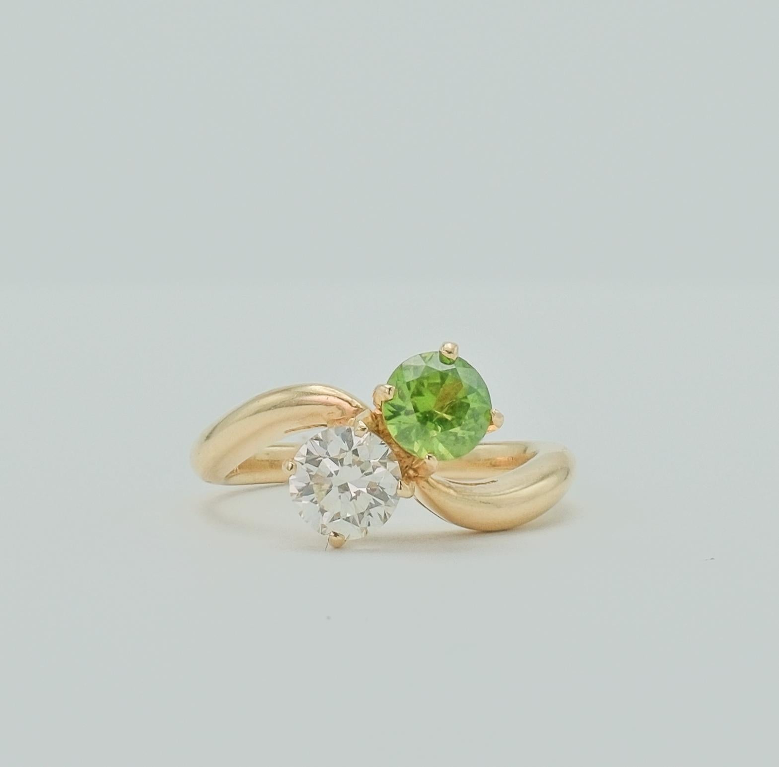 Contemporary Demantoid Garnet and Diamond Toi Et Moi Bypass 14 Karat Ring For Sale