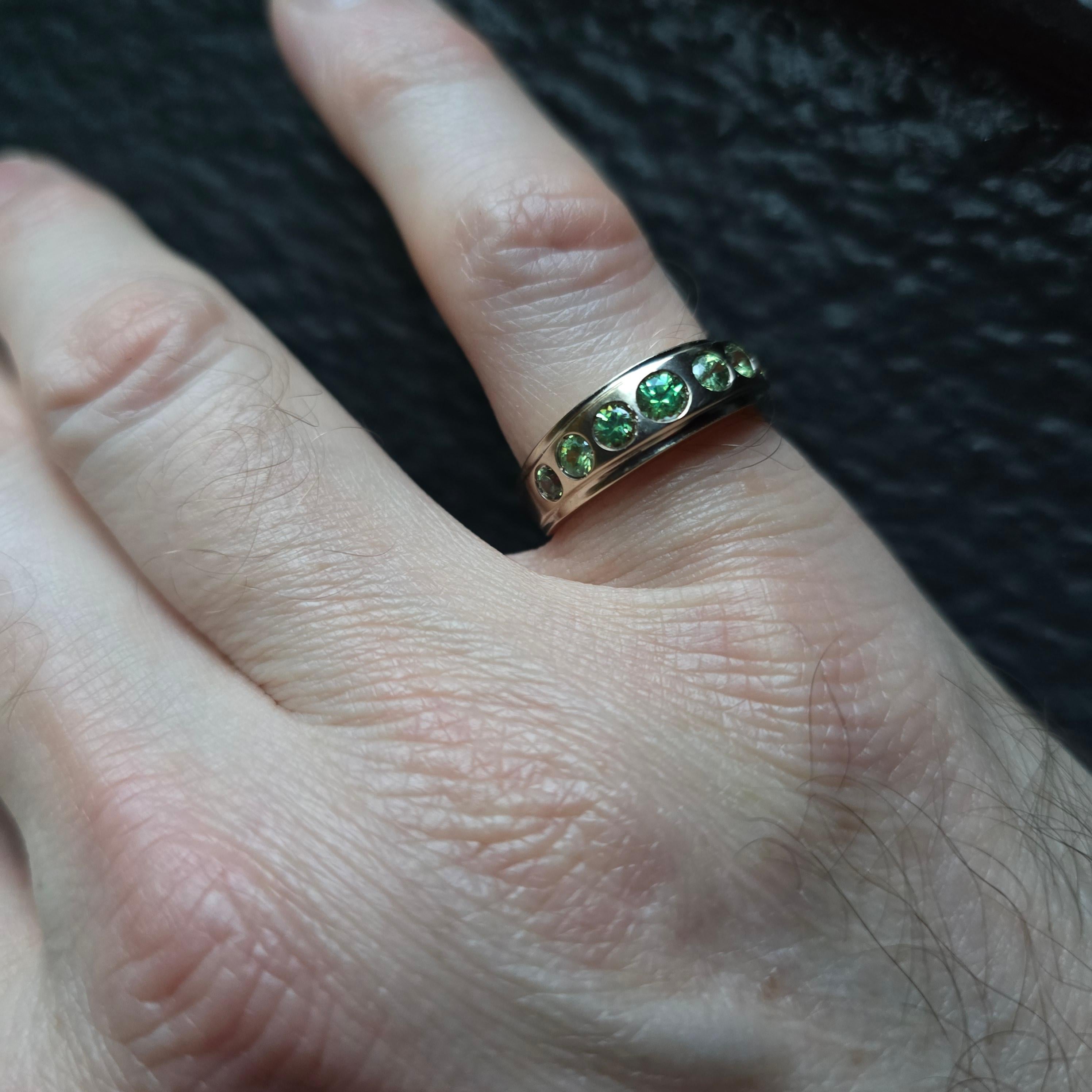 Demantoid-Granat-Ring, schlankes 18K Weißgold, 1,30 Karat, Größe 7 ¾ im Angebot 4