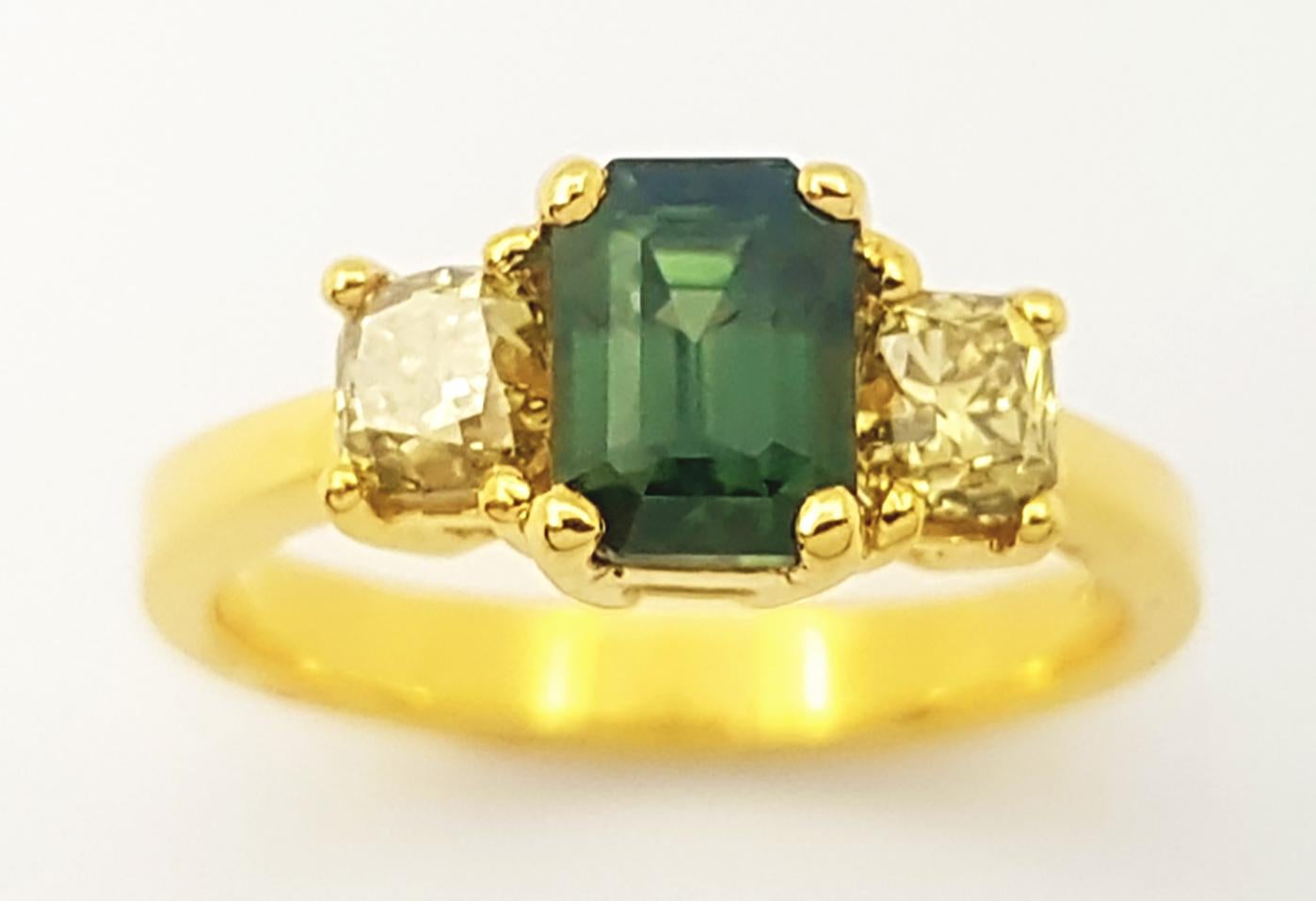 Demantoid with Yellow Diamond Ring set in 18K Gold Settings For Sale 5