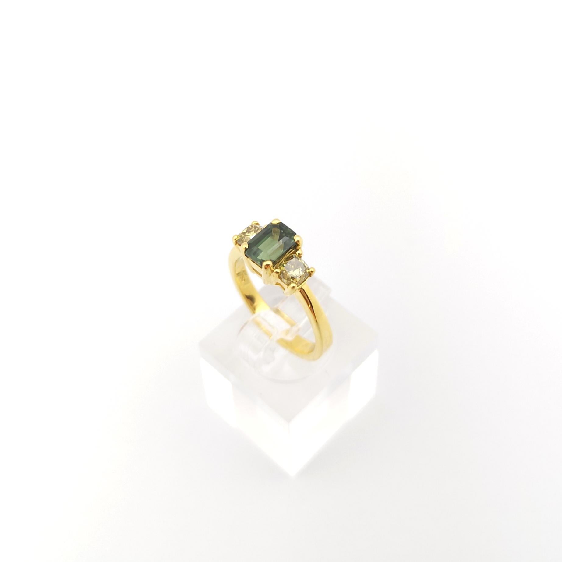 Demantoid with Yellow Diamond Ring set in 18K Gold Settings For Sale 6
