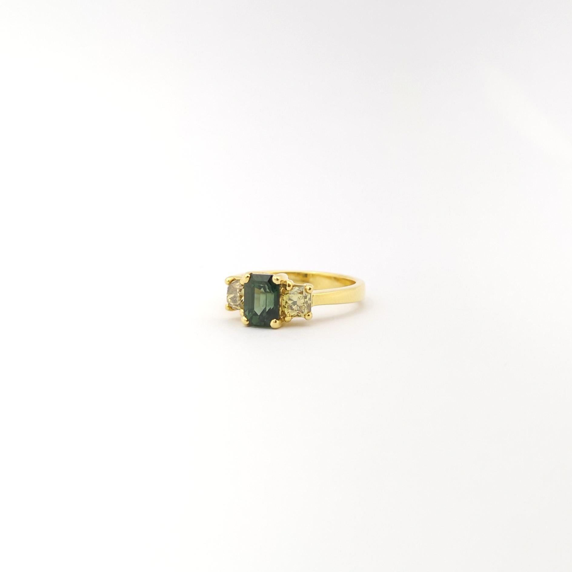 Demantoid with Yellow Diamond Ring set in 18K Gold Settings For Sale 1
