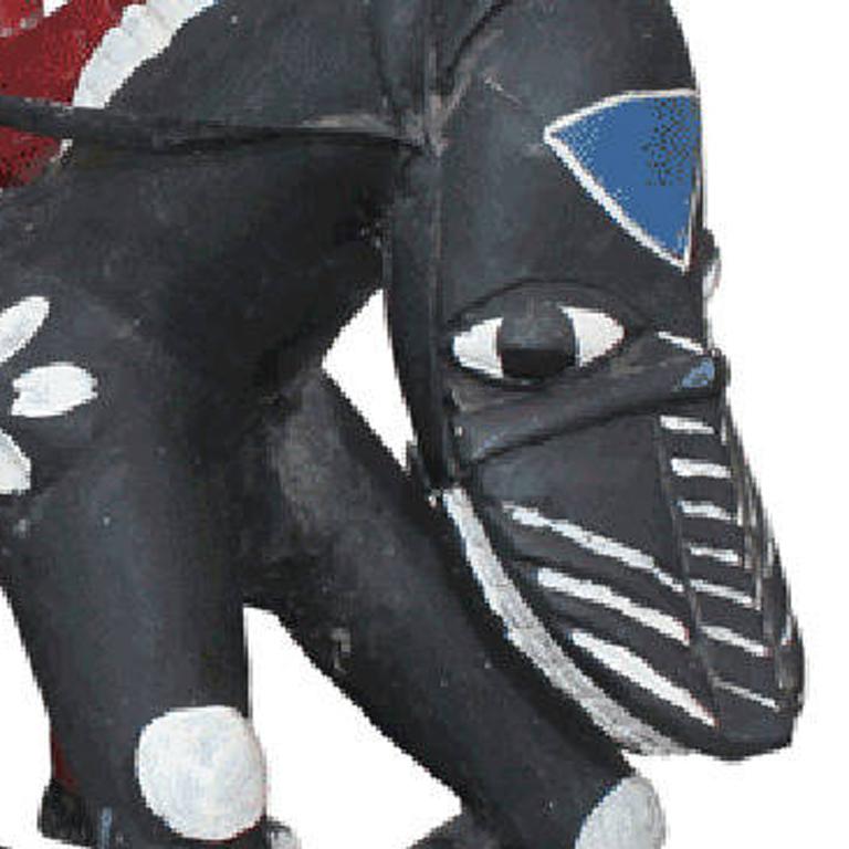 Cavalier avec scie à chaîne - Noir Abstract Sculpture par Camara Demba