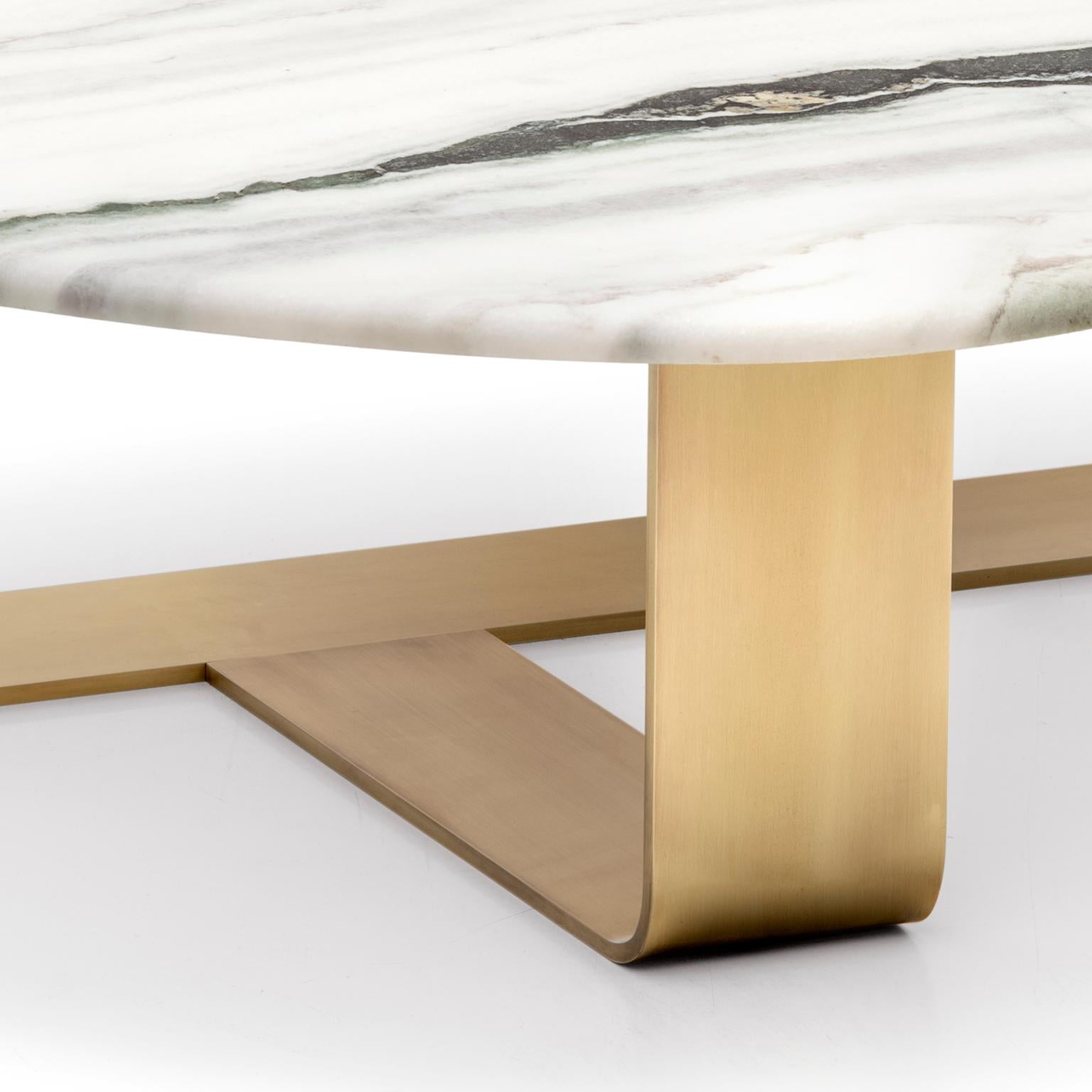 italien Table basse Demetra en marbre Dalmata avec incrustation Corno Italiano, Mod. 7007 en vente