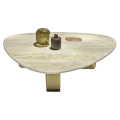 Tavolino Demetra in Travertino Navona, Horn e Metallo Satinato di Arcahorn