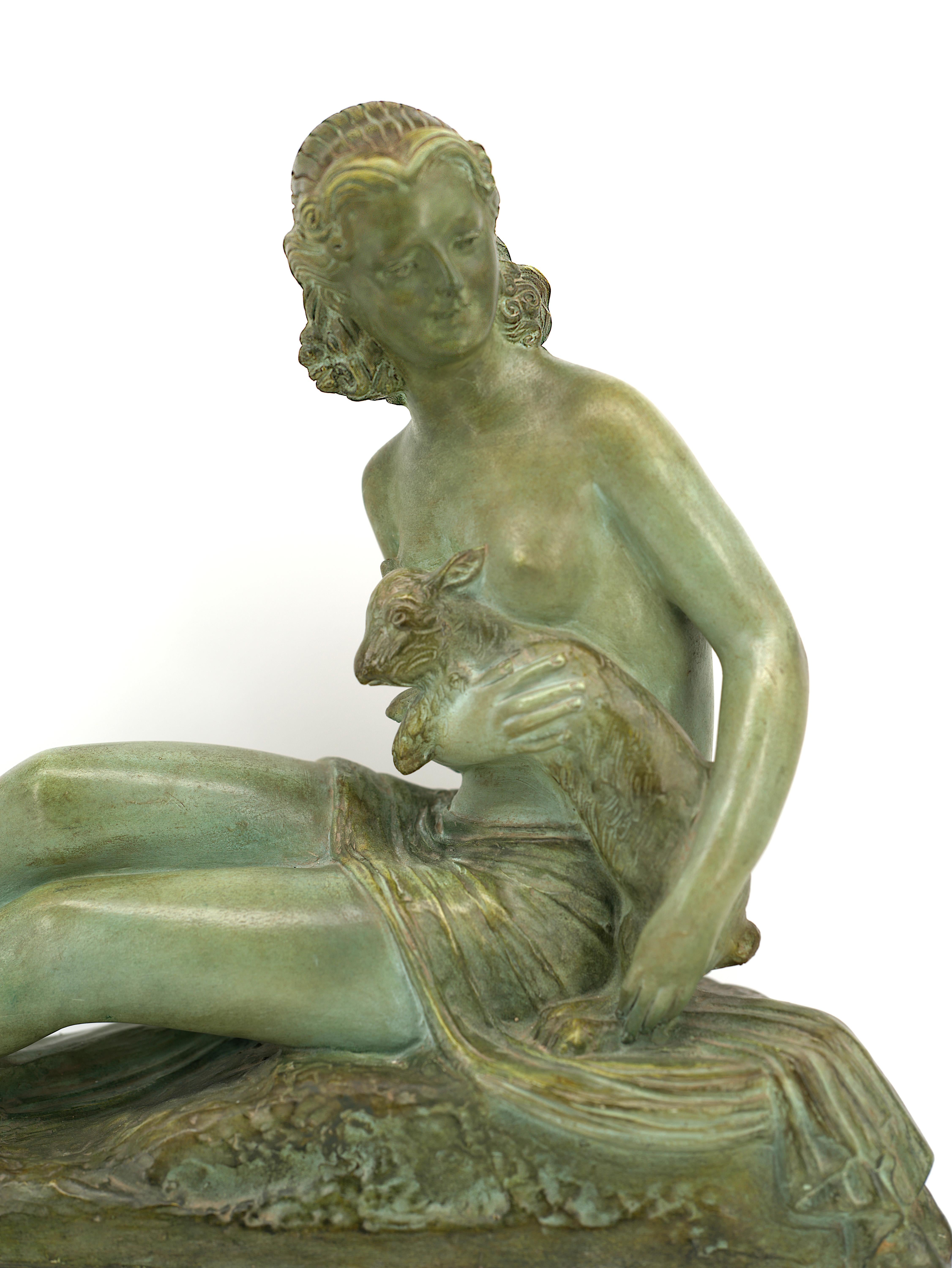 Terre cuite Sculpture de buste de femme Art déco française Demetre Chiparus en terre cuite, années 1920 en vente