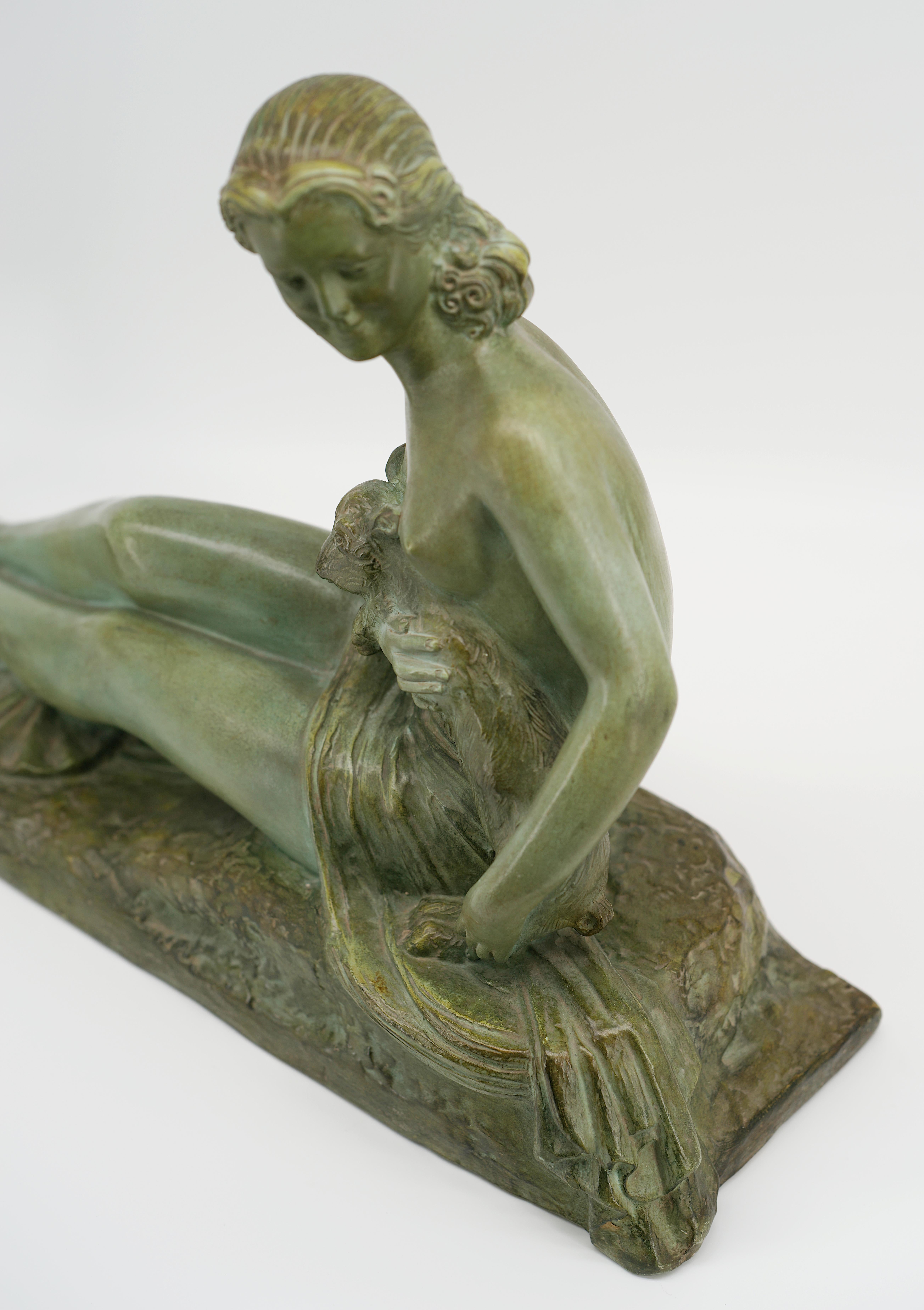 Scultura in terracotta di Demetre Chiparus con busto di donna, 1920 in vendita 3