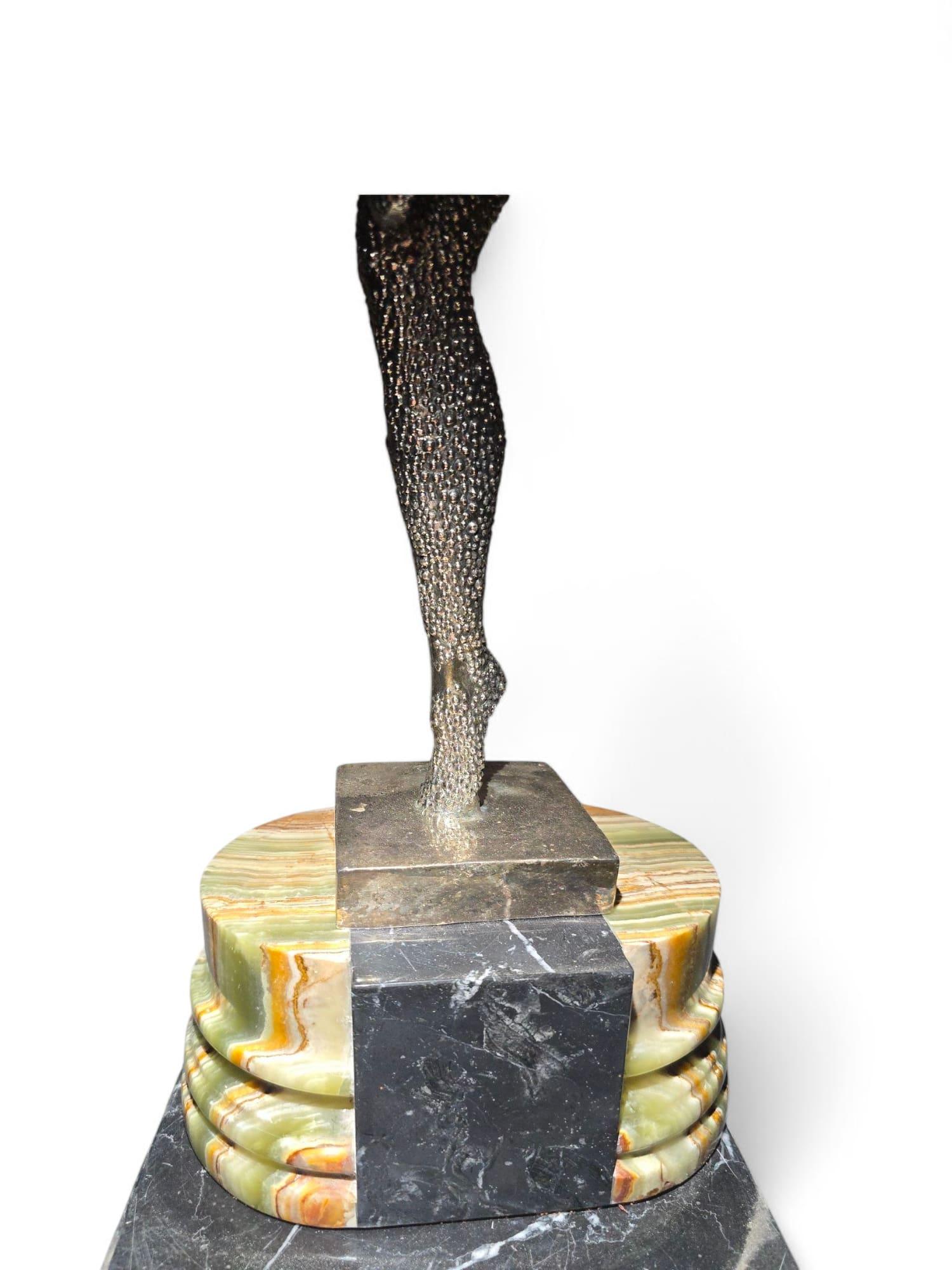 Scultura in bronzo argentato Demètre H. Chiparus - Capolavoro Art Deco in vendita 9