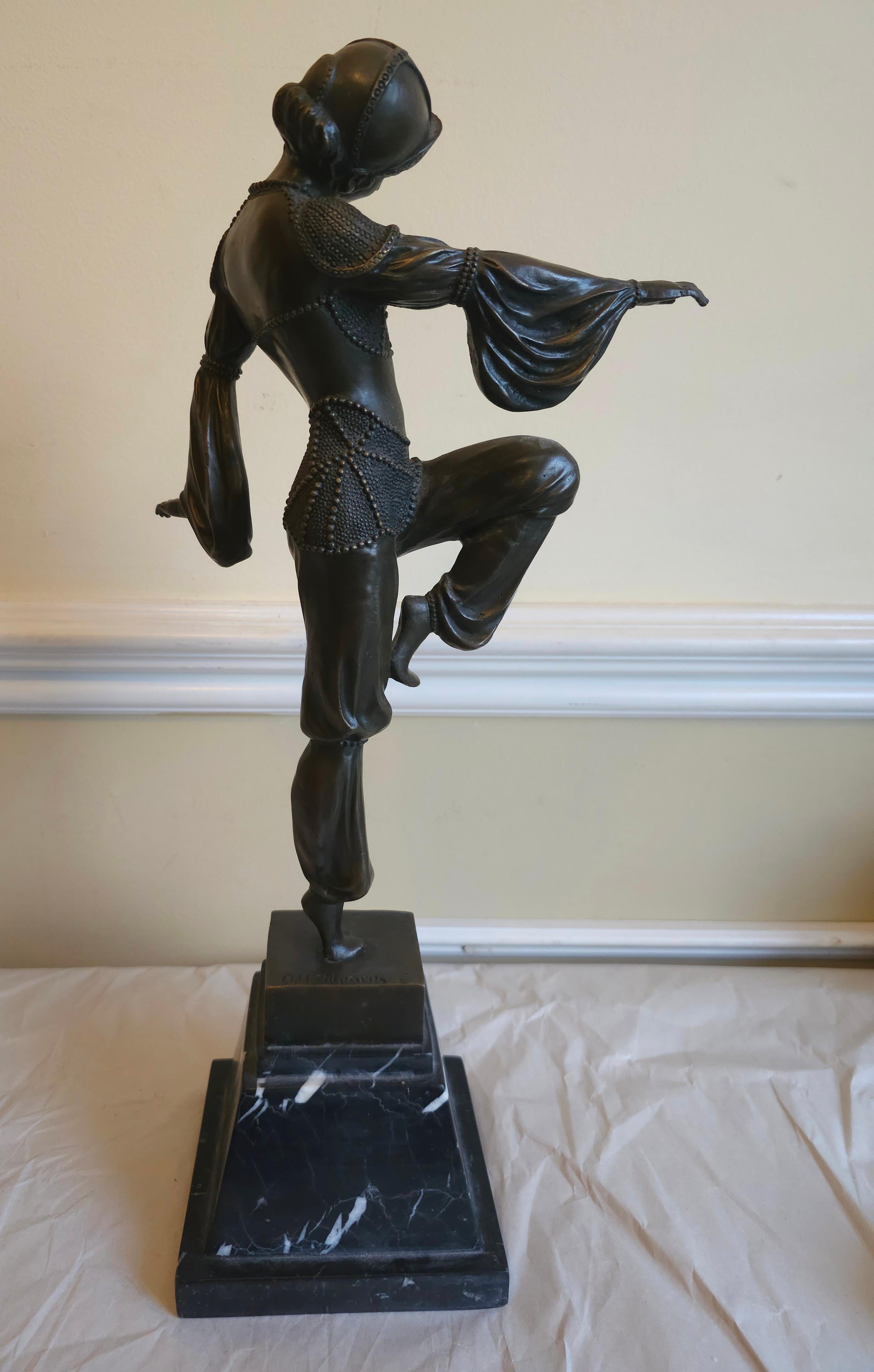 Demetre Haralamb Chiparus (1886 - 1947), Bronzeskulptur eines Art déco-Tänzers  (20. Jahrhundert) im Angebot