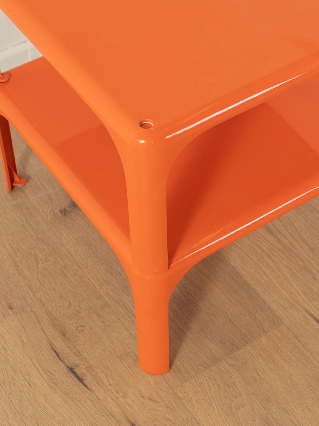 Plastique DEMETRIO 45 tables d'appoint Vico Magistretti, Artemide en vente