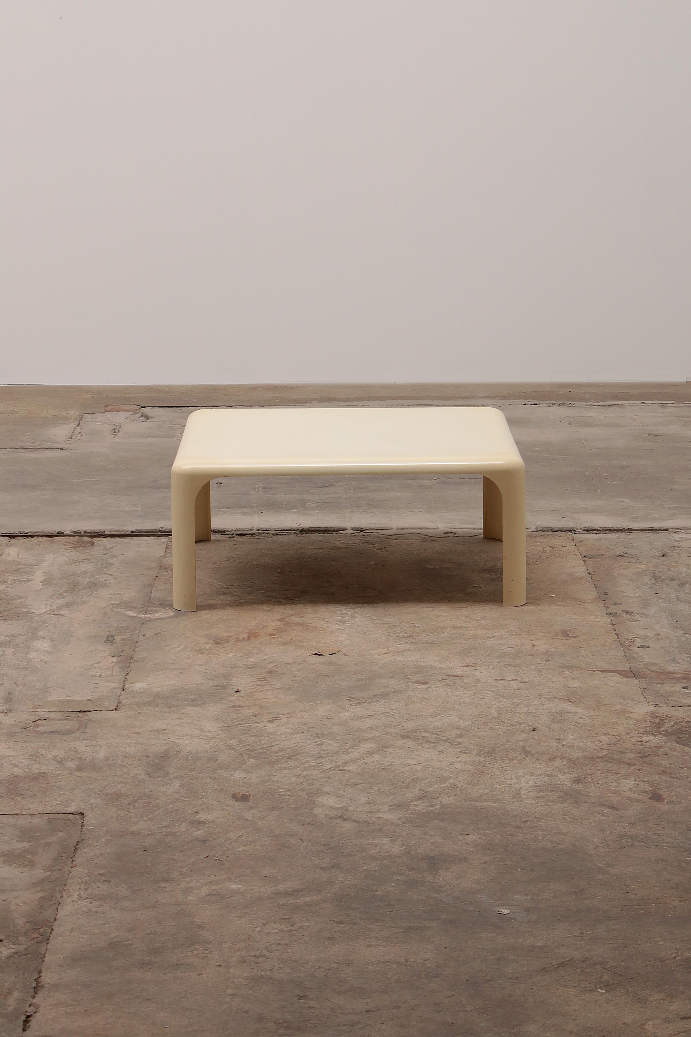 Demetrio 70 coffee table designed by Vico Magiatretti for Studio Artemide.

In good condition with signs of wear (visible in photos). Dimensions: Width: 70 cm Length: 70 cm Height: 30 cm

Sustainable: environmentally conscious By supplementing