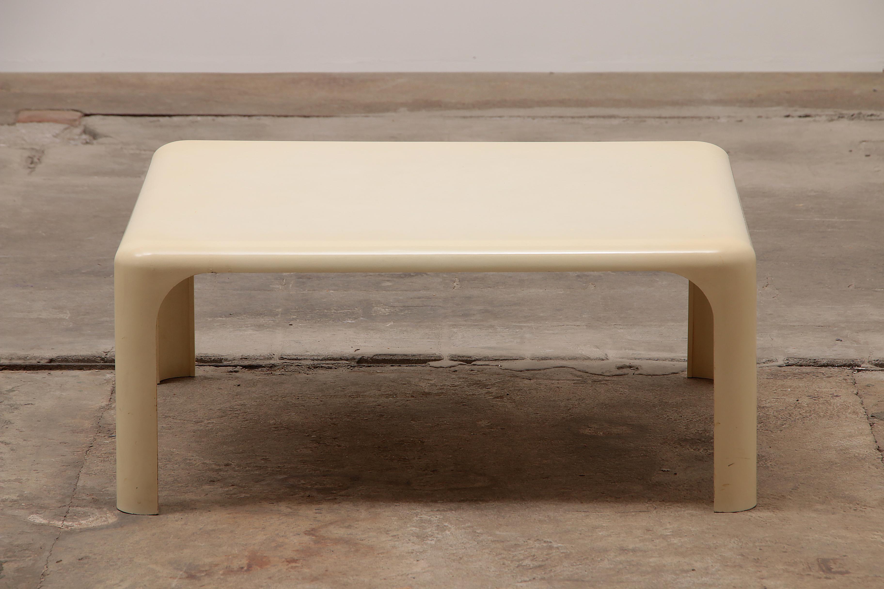 Italian Demetrio 70 Table Design by Magistretti for Artemide Milano, 1966