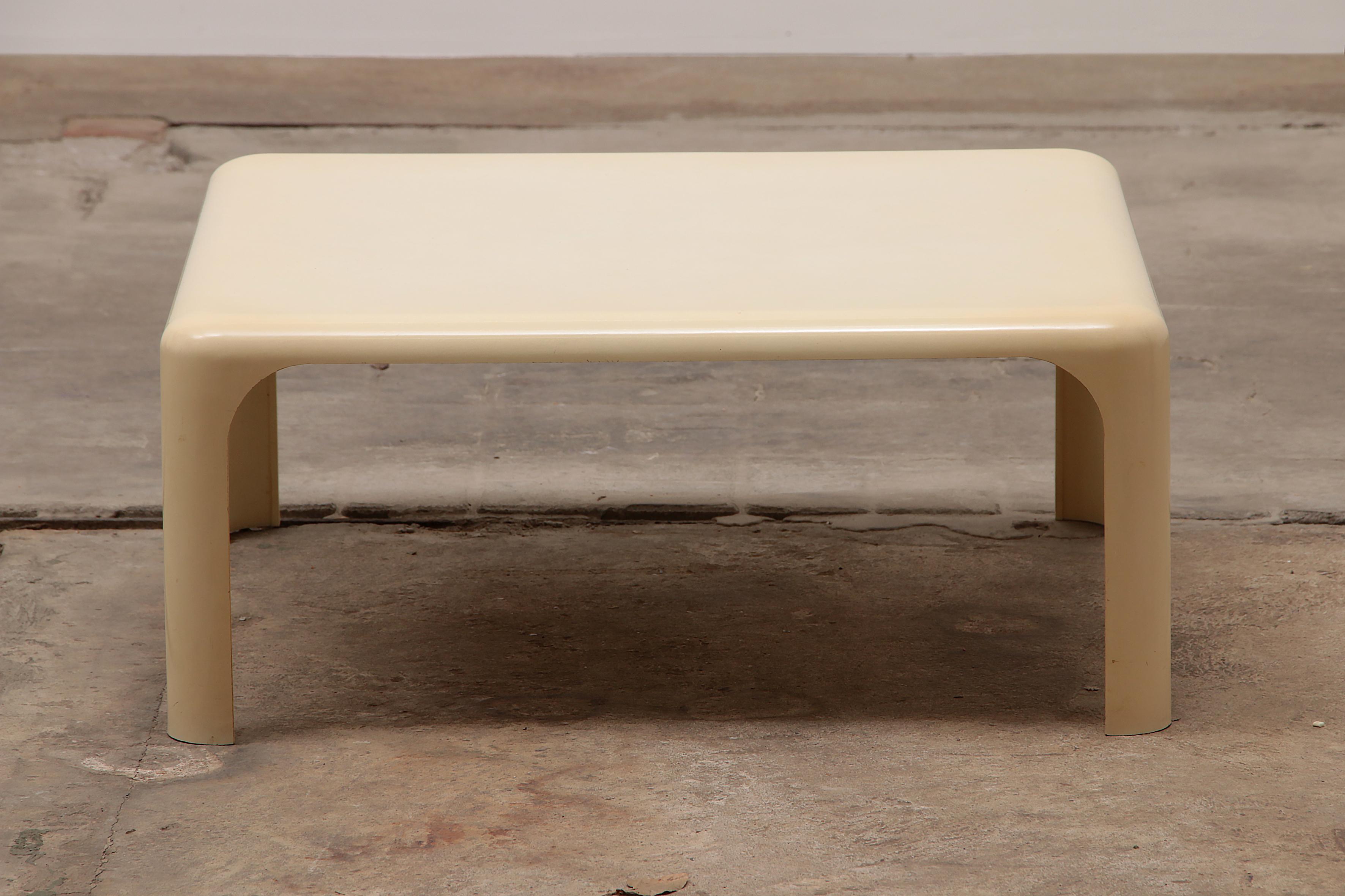 Late 20th Century Demetrio 70 Table Design by Magistretti for Artemide Milano, 1966