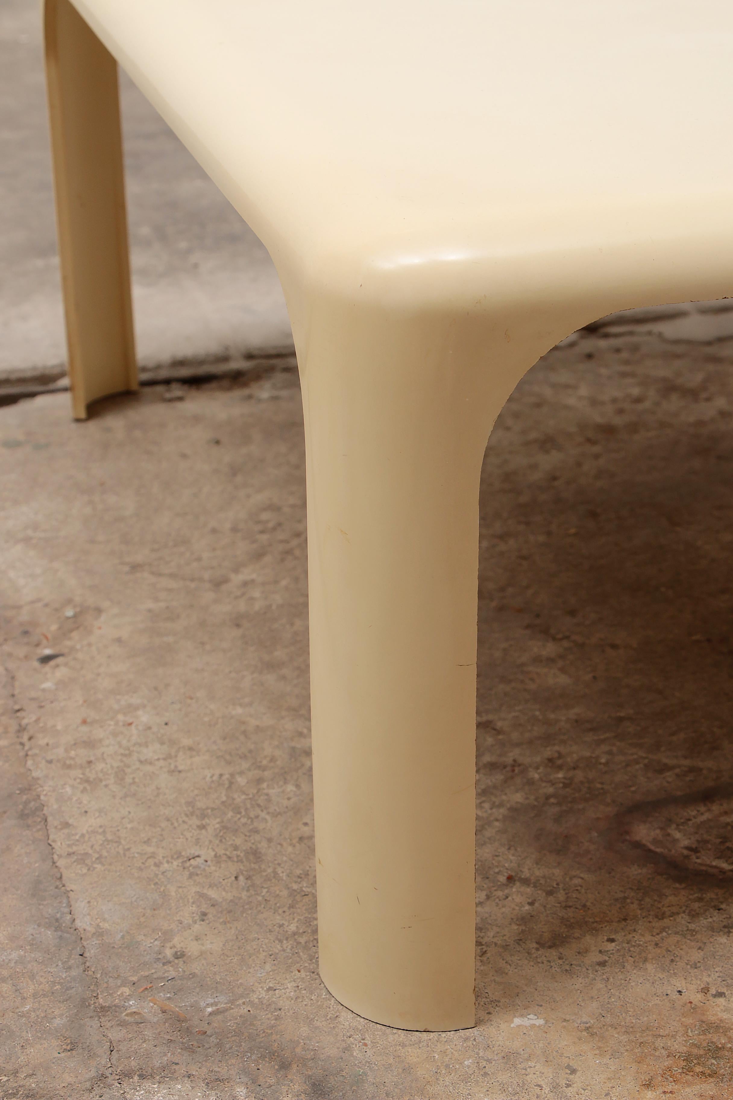 Demetrio 70 Table Design by Magistretti for Artemide Milano, 1966 2