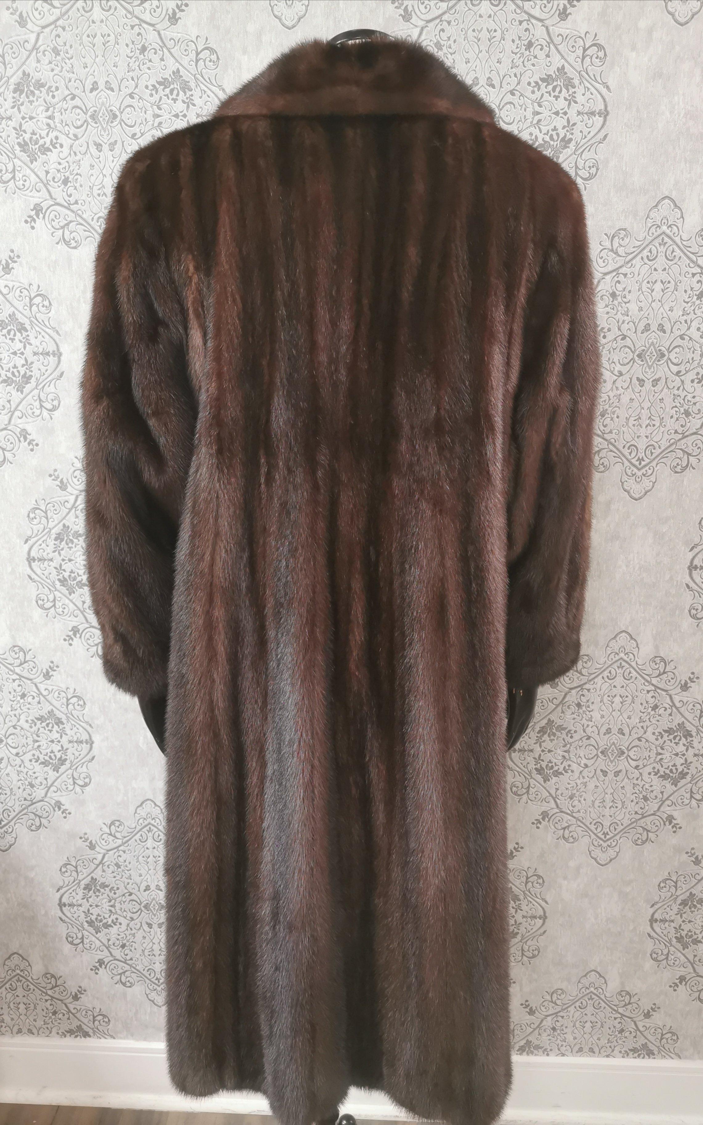 Unused Demi Buff Mink Fur Coat (Size 12-14/L) In Excellent Condition In Montreal, Quebec