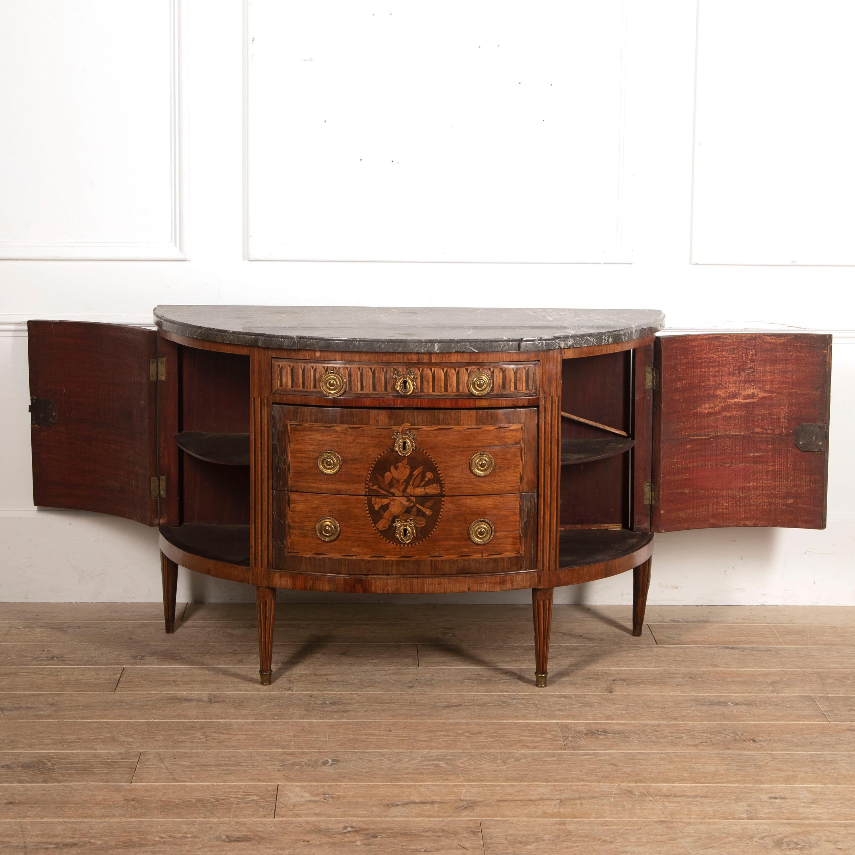 Demi-Lune Commode 3