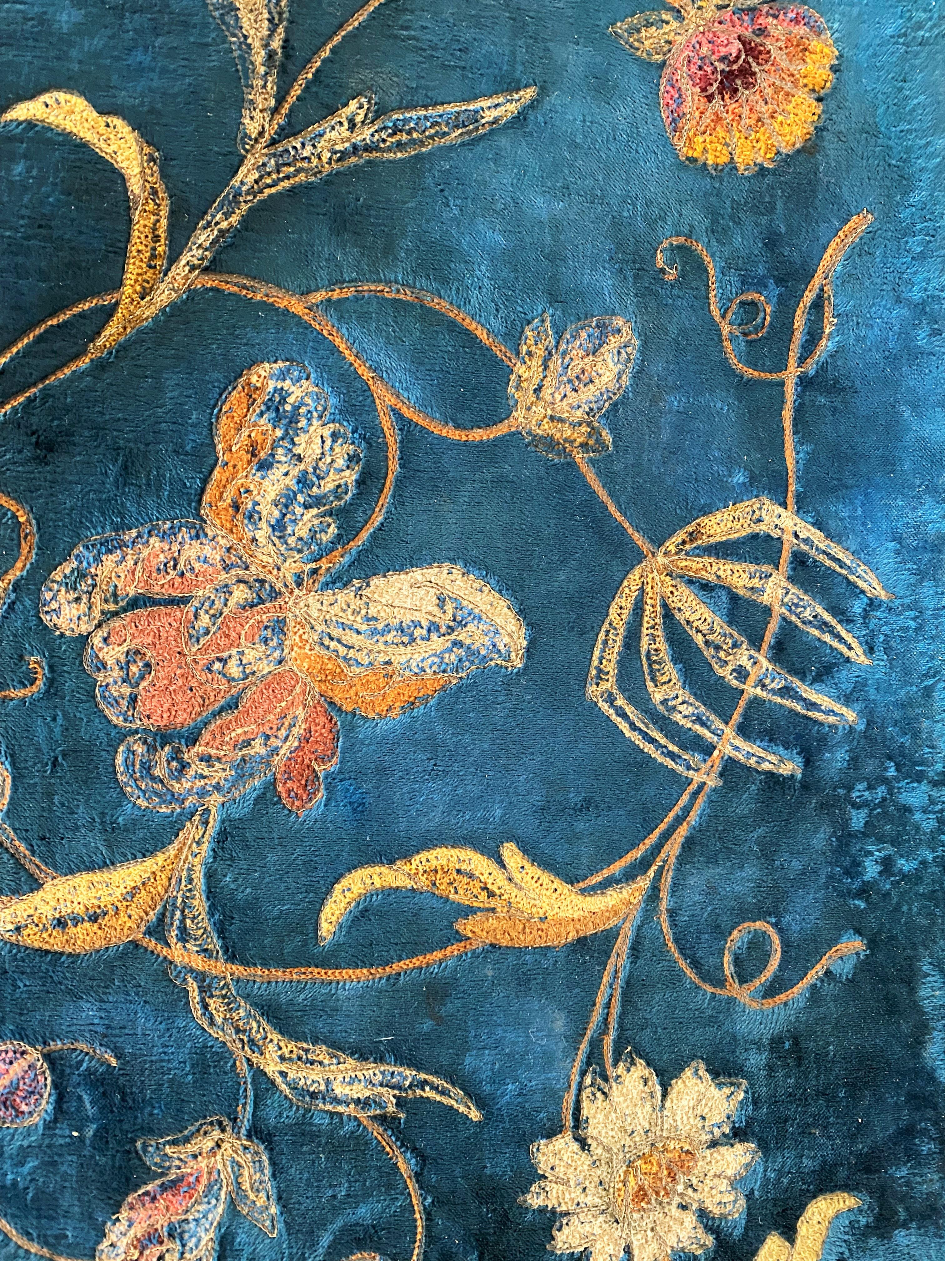 Demi-Lune-Konsole aus vergoldetem Holz und kniglichem Bleu-Samt aus der Zeit Napoleons III im Zustand „Gut“ im Angebot in Beuzevillette, FR