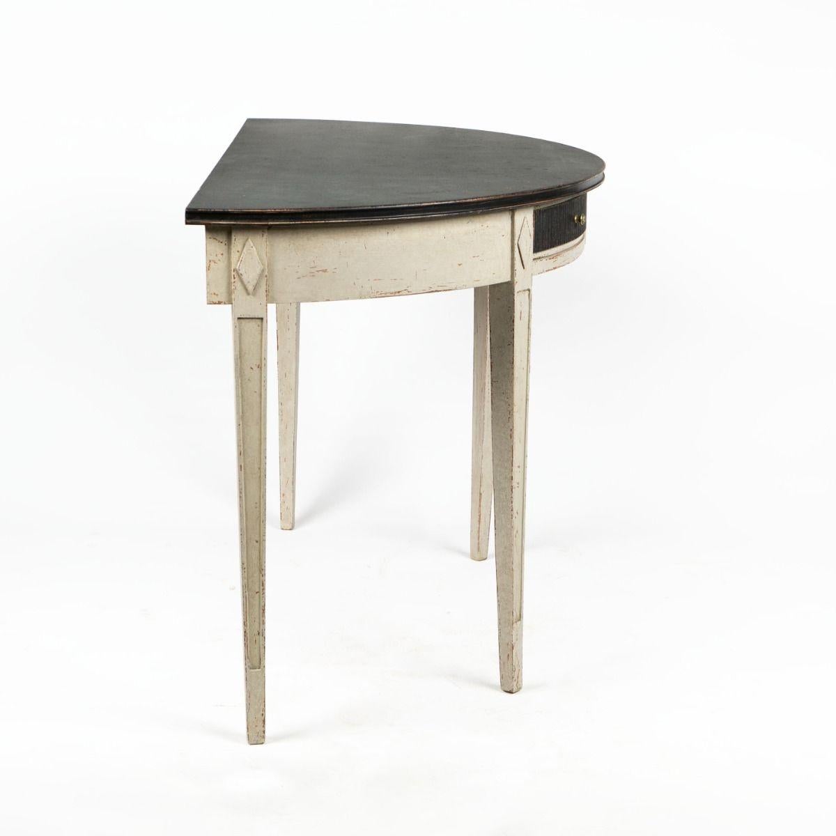 Gustavien Table console Demi-lune de style gustavien, Suède en vente