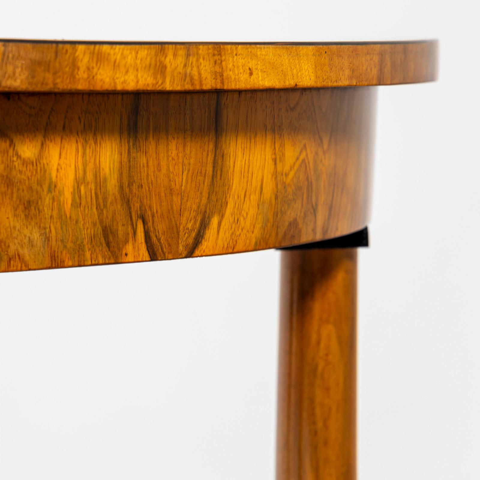 Demi-Lune Console Table in Walnut, Germany, 19th Century For Sale 8