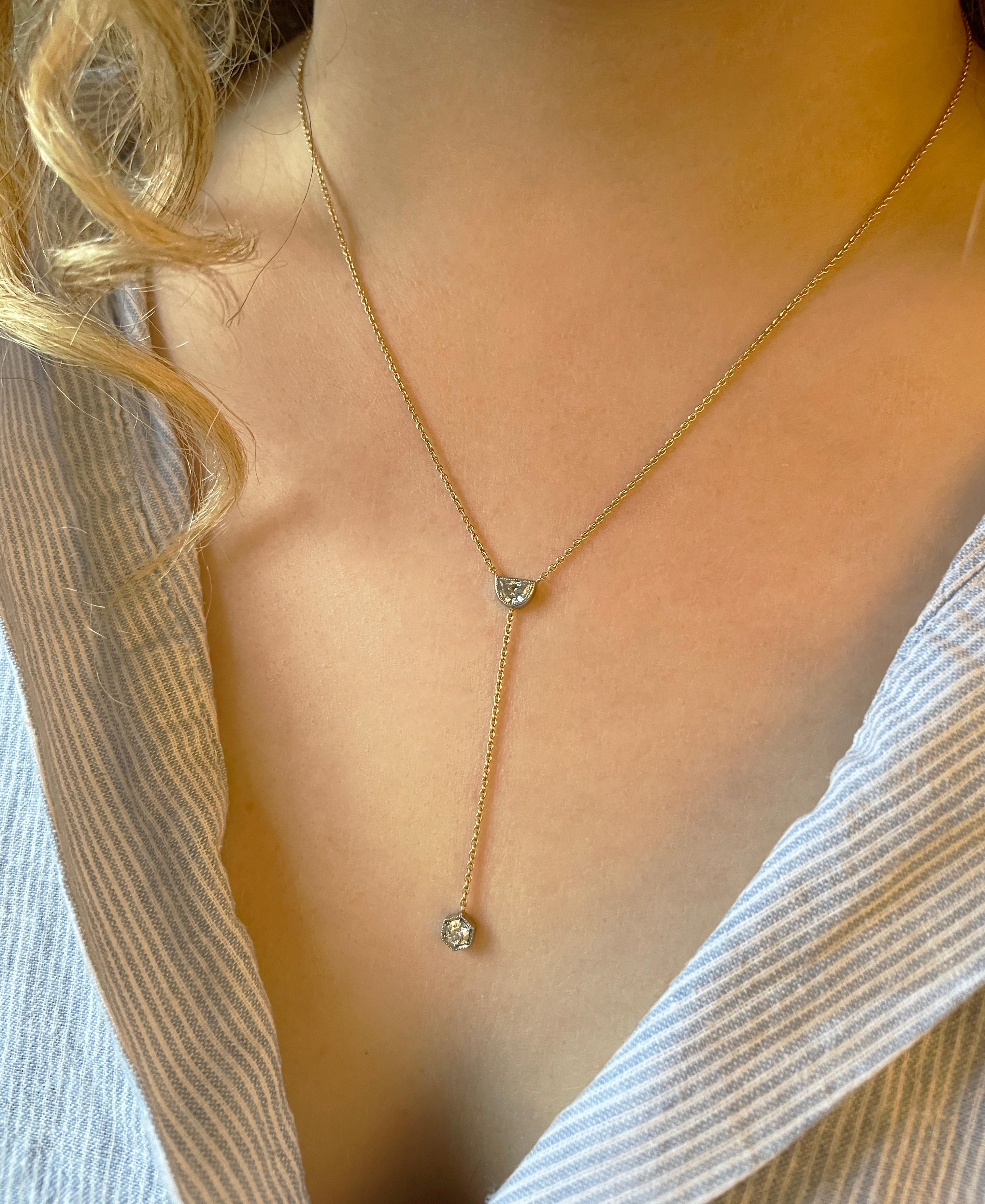 Art Deco Inspired Diamond Yellow Gold & Platinum Lariat Pendant Necklace In New Condition For Sale In London, GB