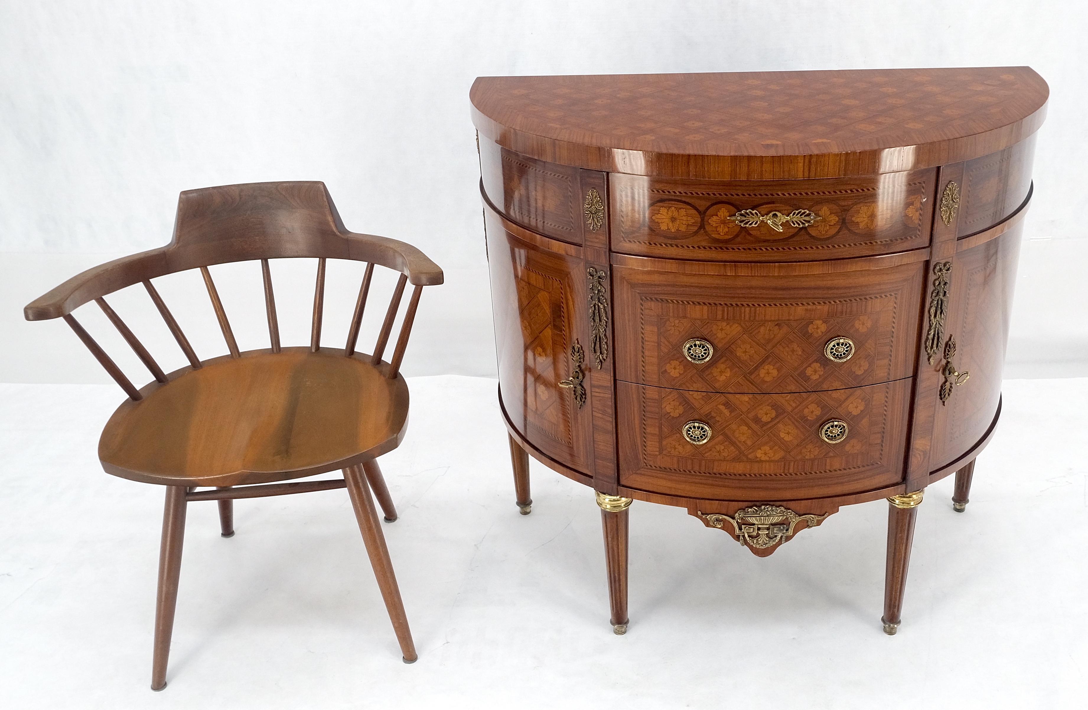 Demi Lune Français Louis XV Commode 3 Tiroirs Marqueterie Bronze MINT en vente 5