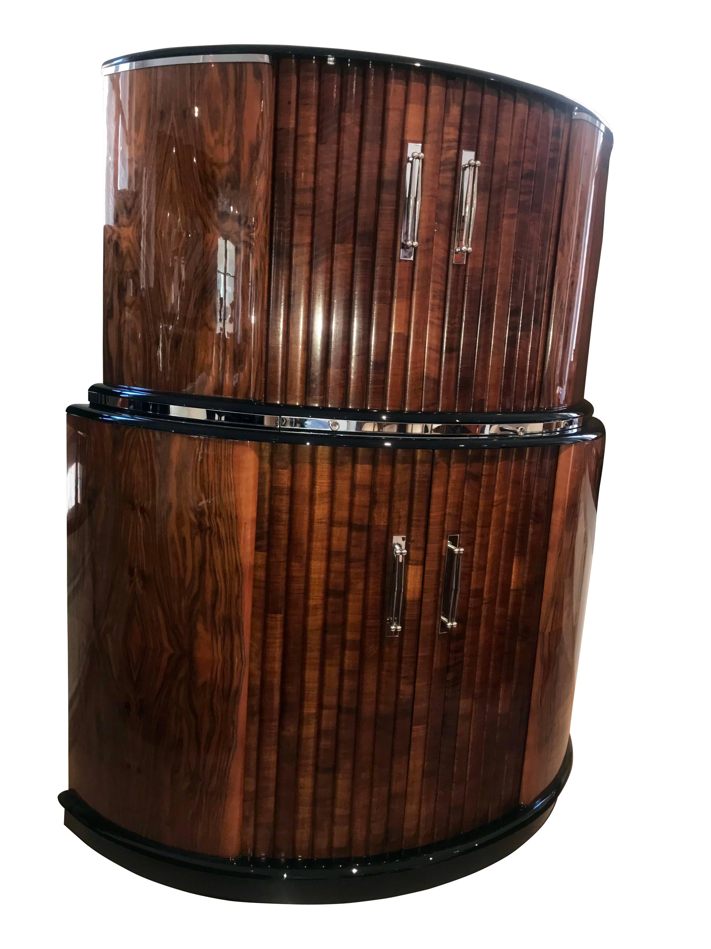 Demilune Art Deco Bar Cabinet, Walnut Veneer, England circa 1930 In Good Condition In Regensburg, DE