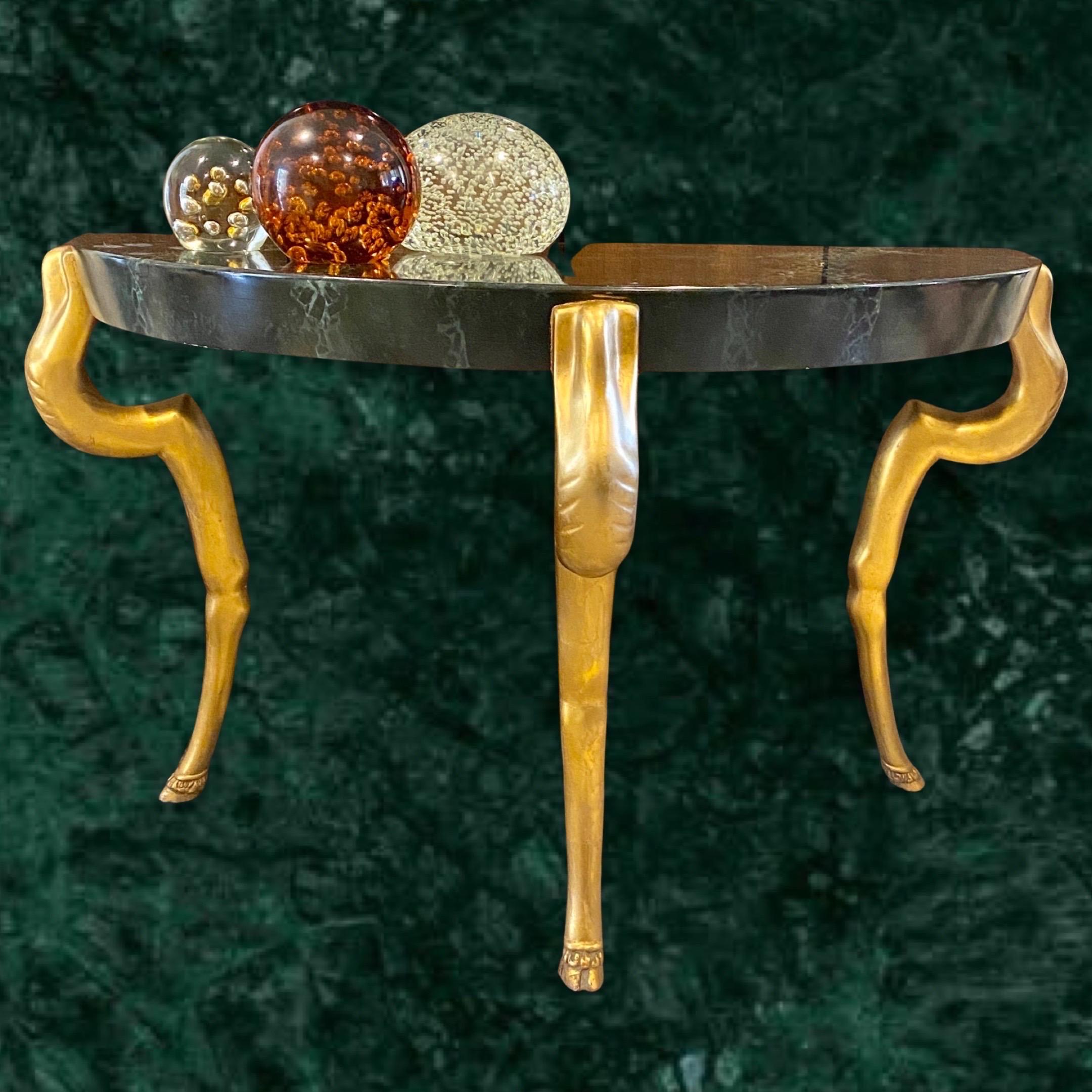 Demilune-Konsole mit blattgoldenen Huffußbeinen/Handbemalter Marmorplatte in der Art von Duquette im Angebot 1