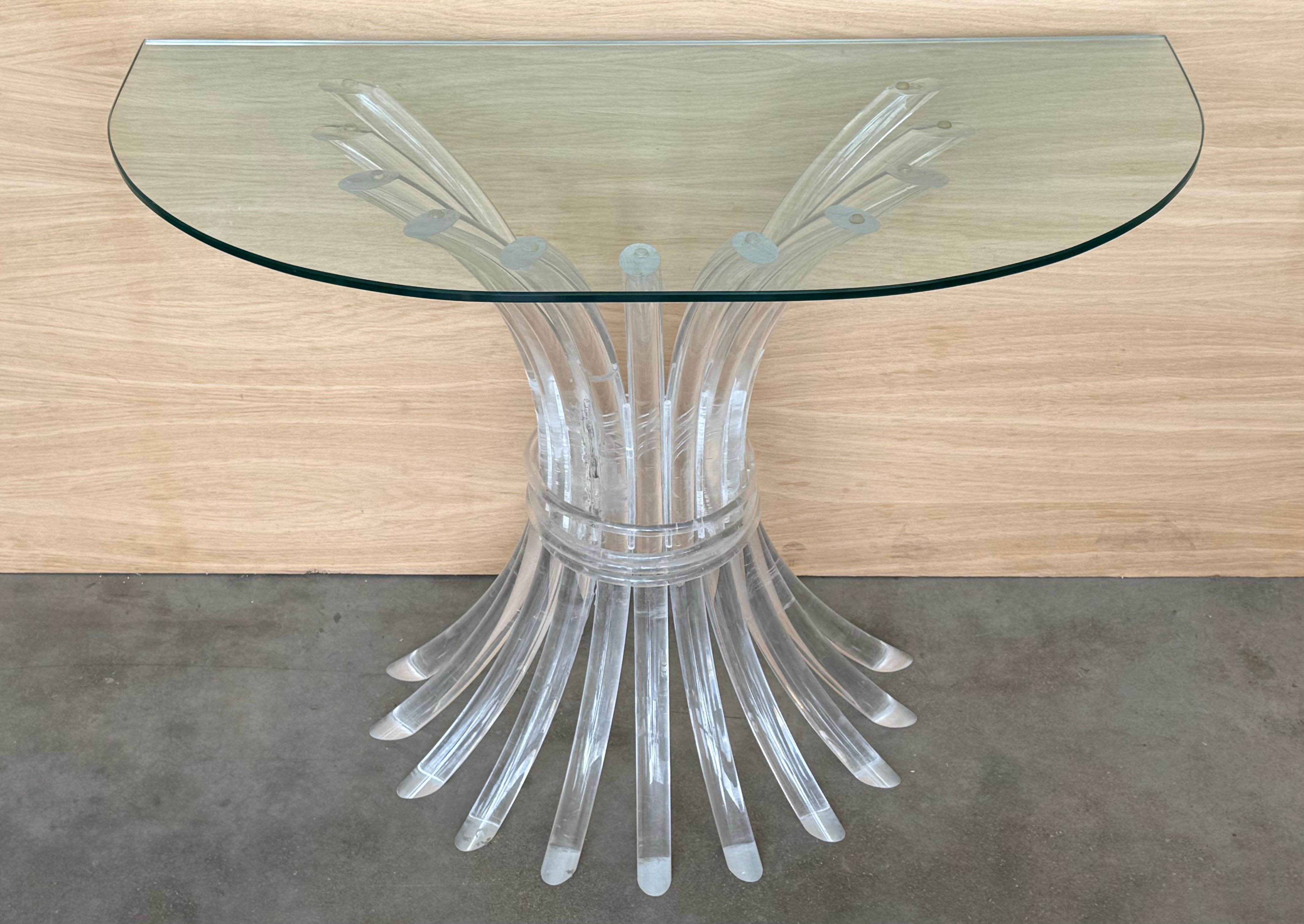Tavolo Consolle Demilune con base in lucite e piano in vetro trasparente In condizioni buone in vendita a Miami, FL