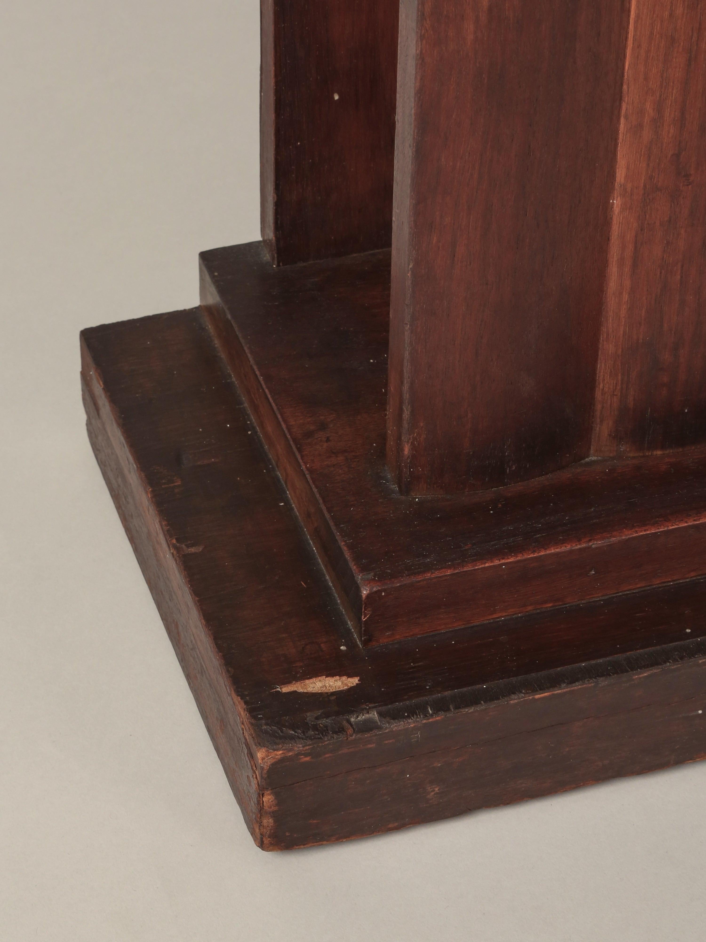 Demilune-Tisch mit verdecktem Regal im Angebot 1