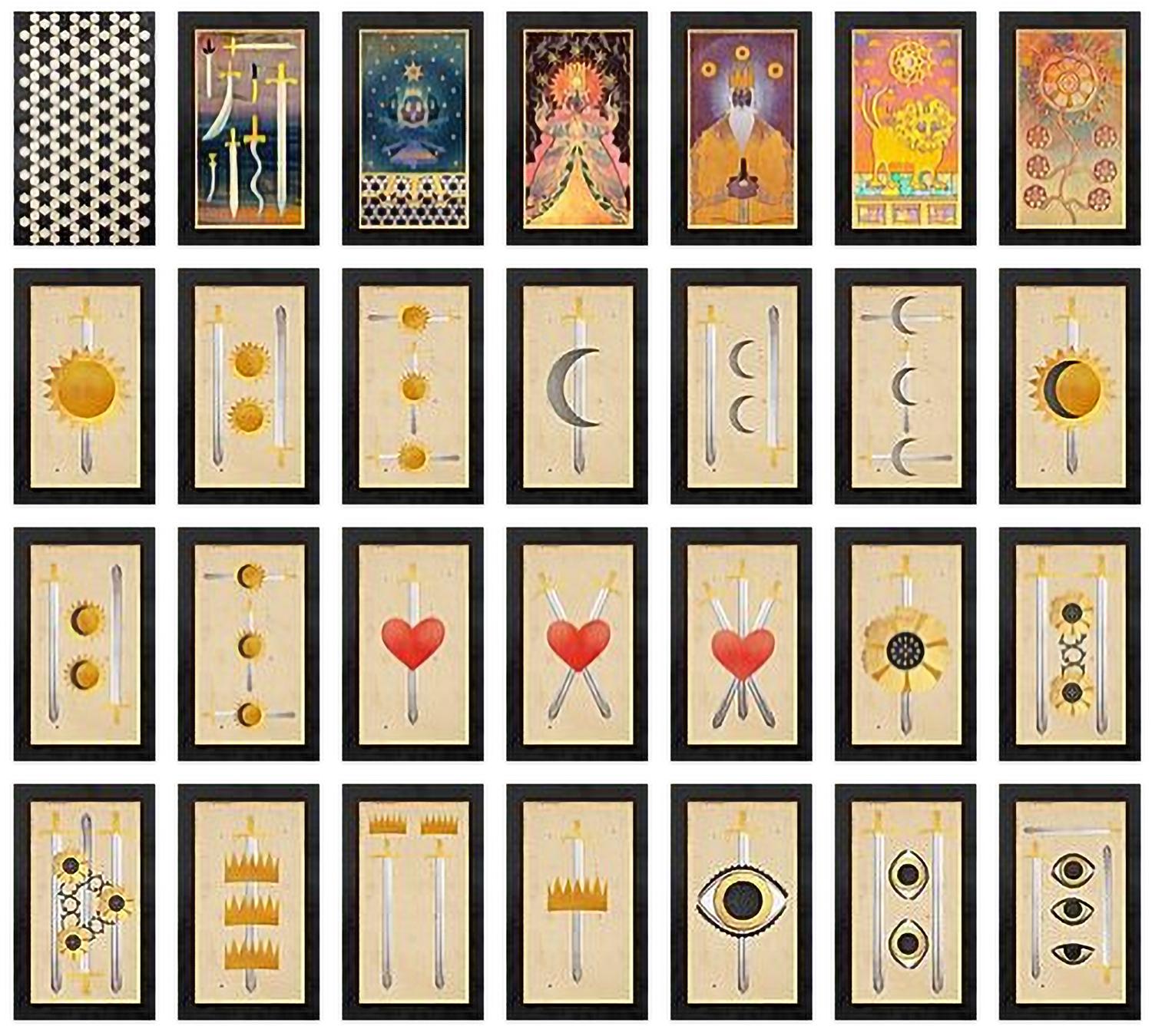 Cartes de Tarot « Land of Swords », 2018, imprimé, figuratif, ensemble de 27 cartes, boîte métallique en vente 2