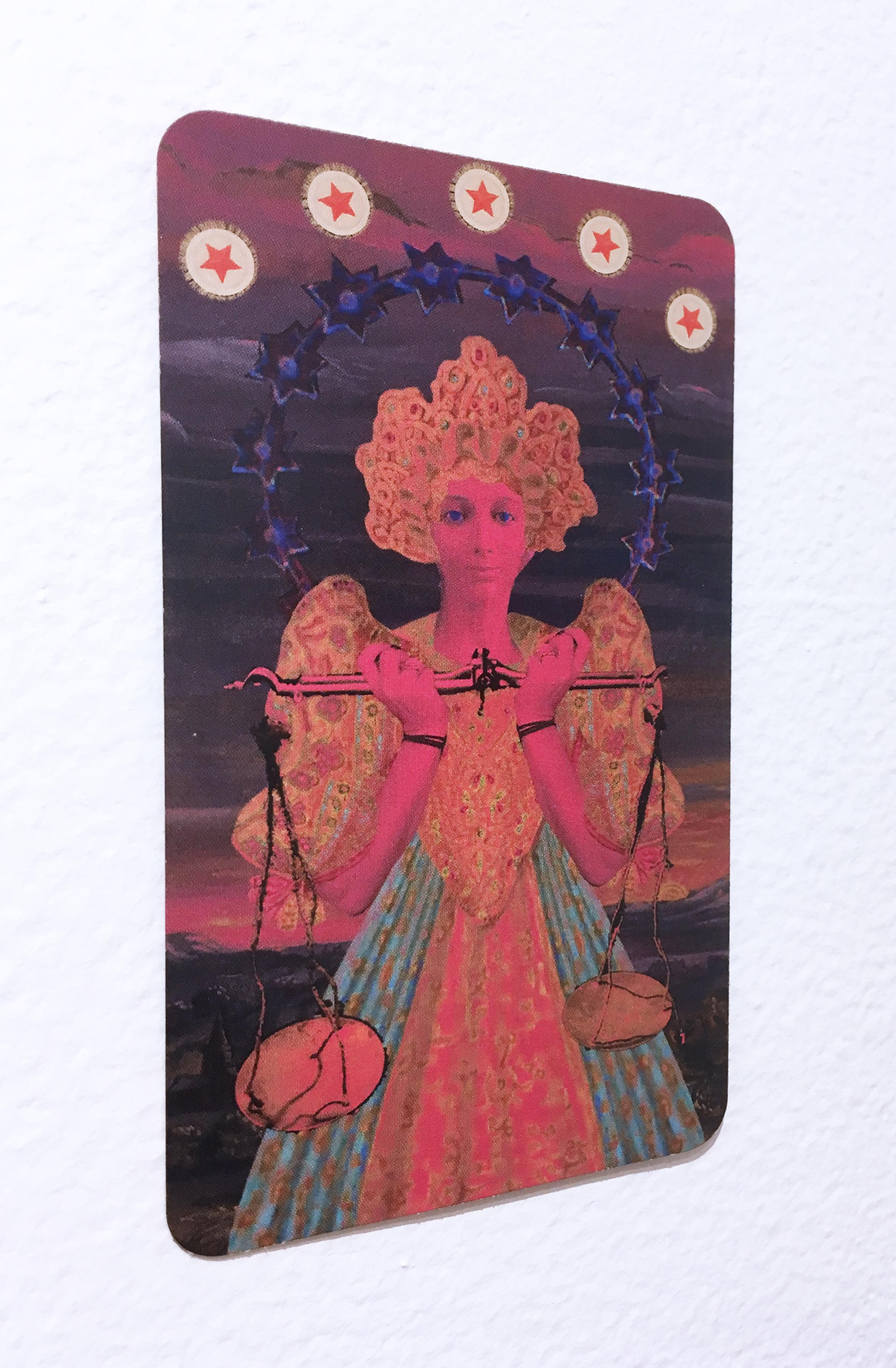 Libra, collage zodiacal, impresión, figurativo, oro, tarot, horóscopo, borde metálico - Print Contemporáneo de Deming King Harriman