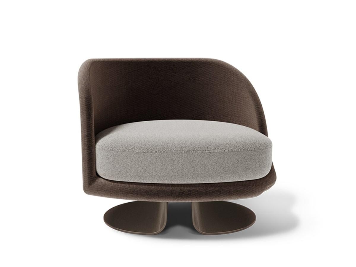 Modern Ergonomic Demitasse Armchair by Caffe Latte In New Condition For Sale In New York, NY