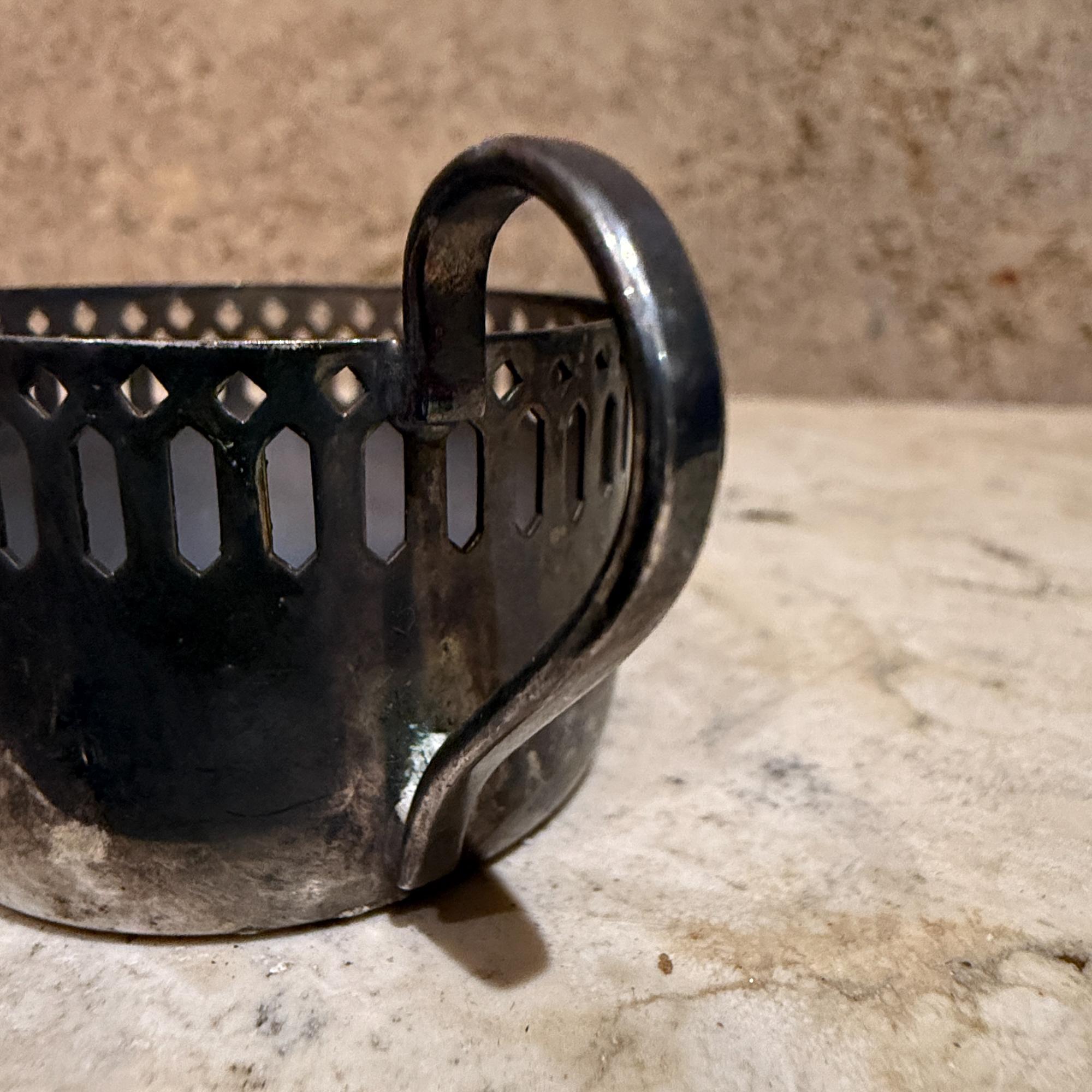 Juego de 6 portavasos y platito de plata Demitasse by Selandia Silver Brasil mediados del siglo XX en venta
