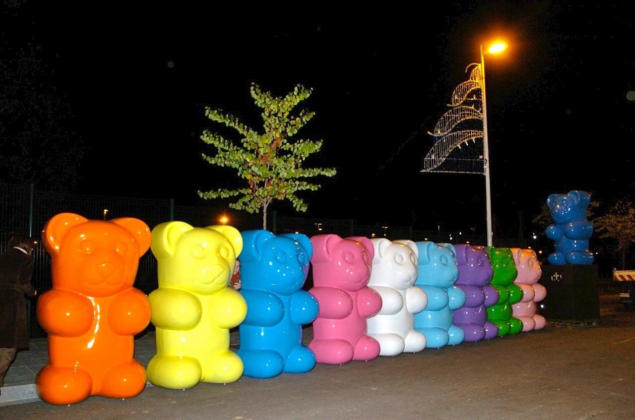 Artistics Contemporary Demo Sculpture Gummy Bear, Red 2023 en vente 4