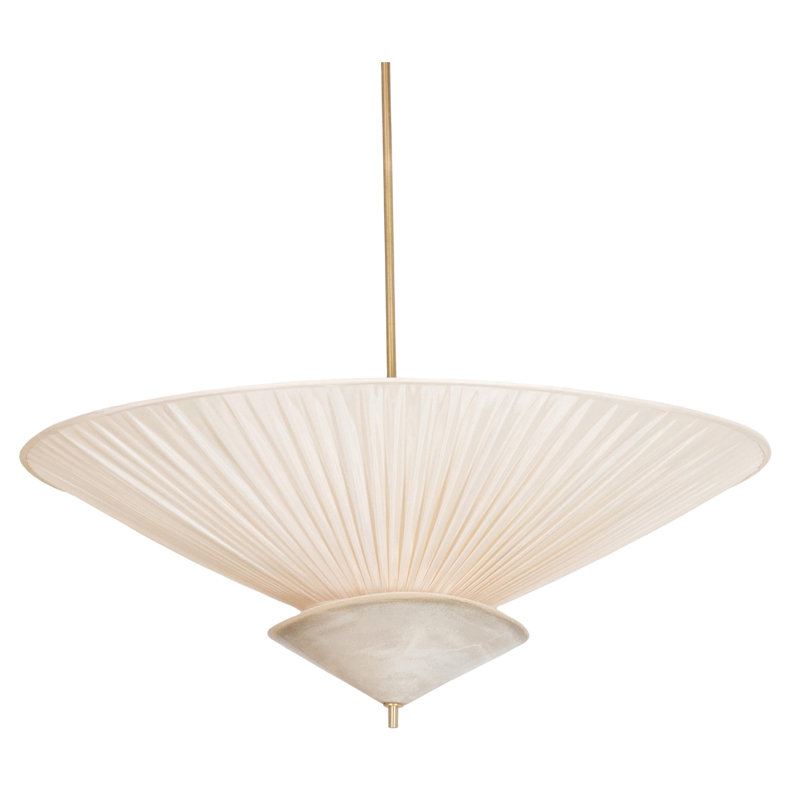 Petit plafonnier plaqué en tissu beige avec laiton d'Elsa Foulon