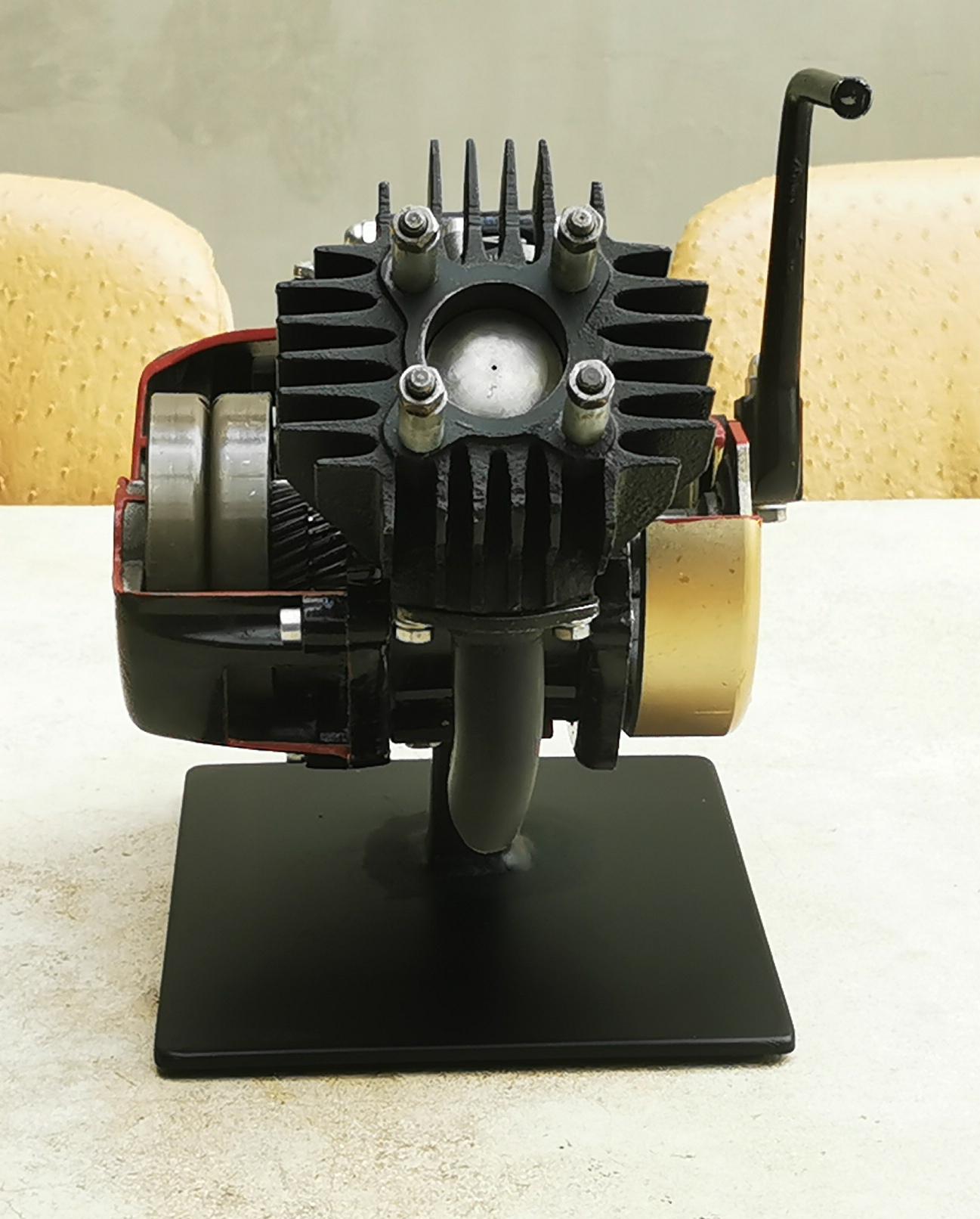 Demonstration Modell montierte 60er-Jahre-Automatik-Tomos  (Metall) im Angebot