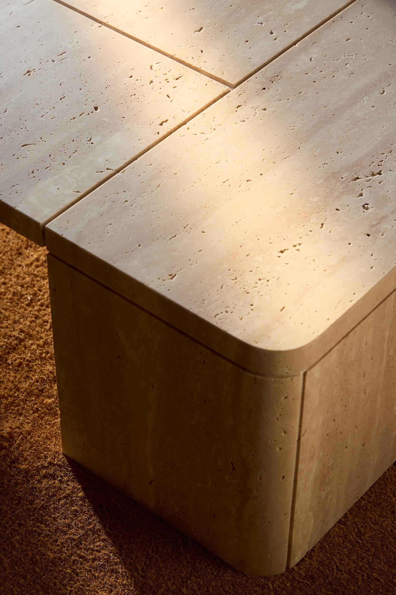 Demure Coffee Table in Italian Travertine In New Condition For Sale In Amsterdam, NH