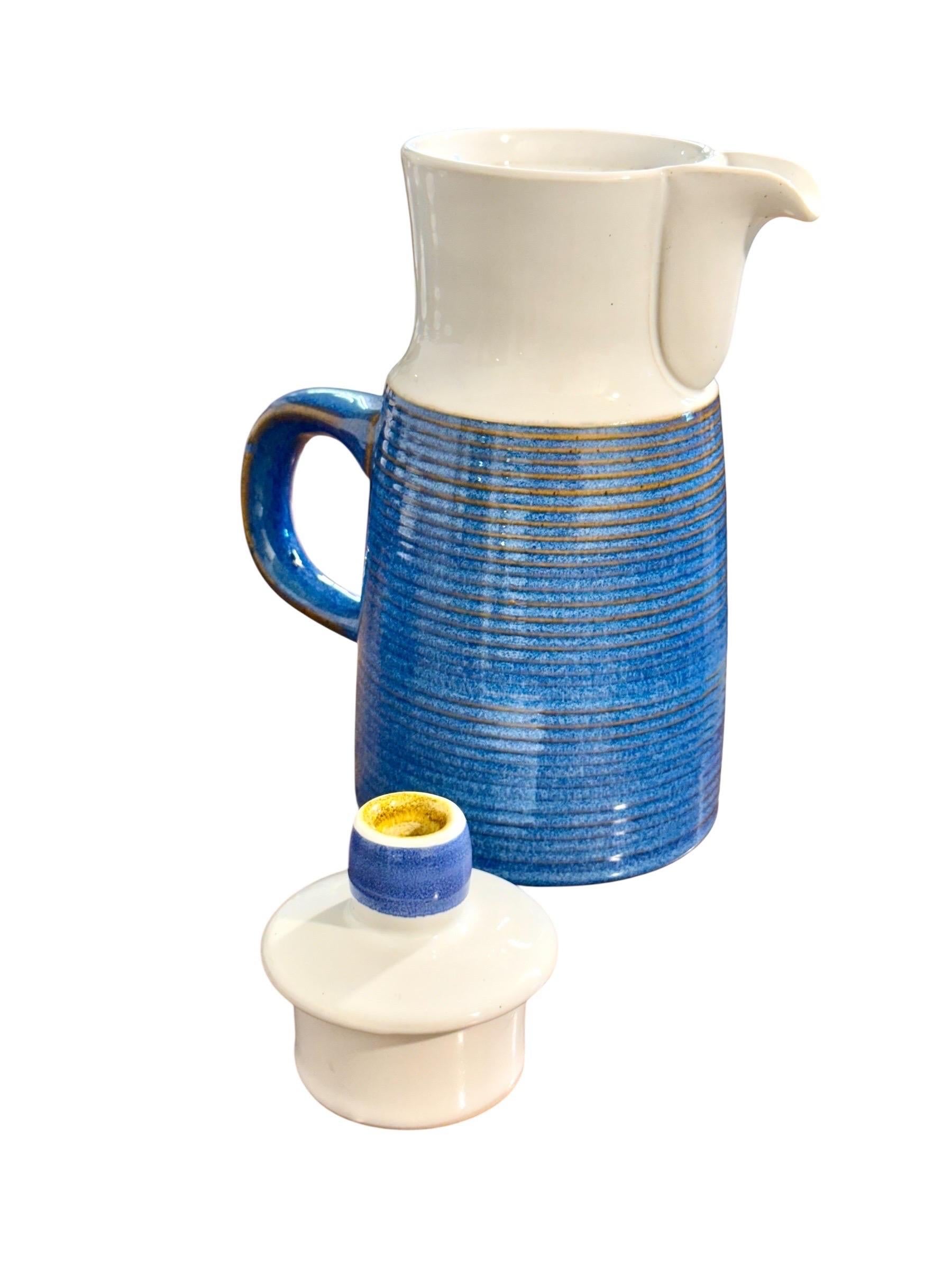 Denby England, service à café bleu et blanc, milieu du 20e siècle en vente 6