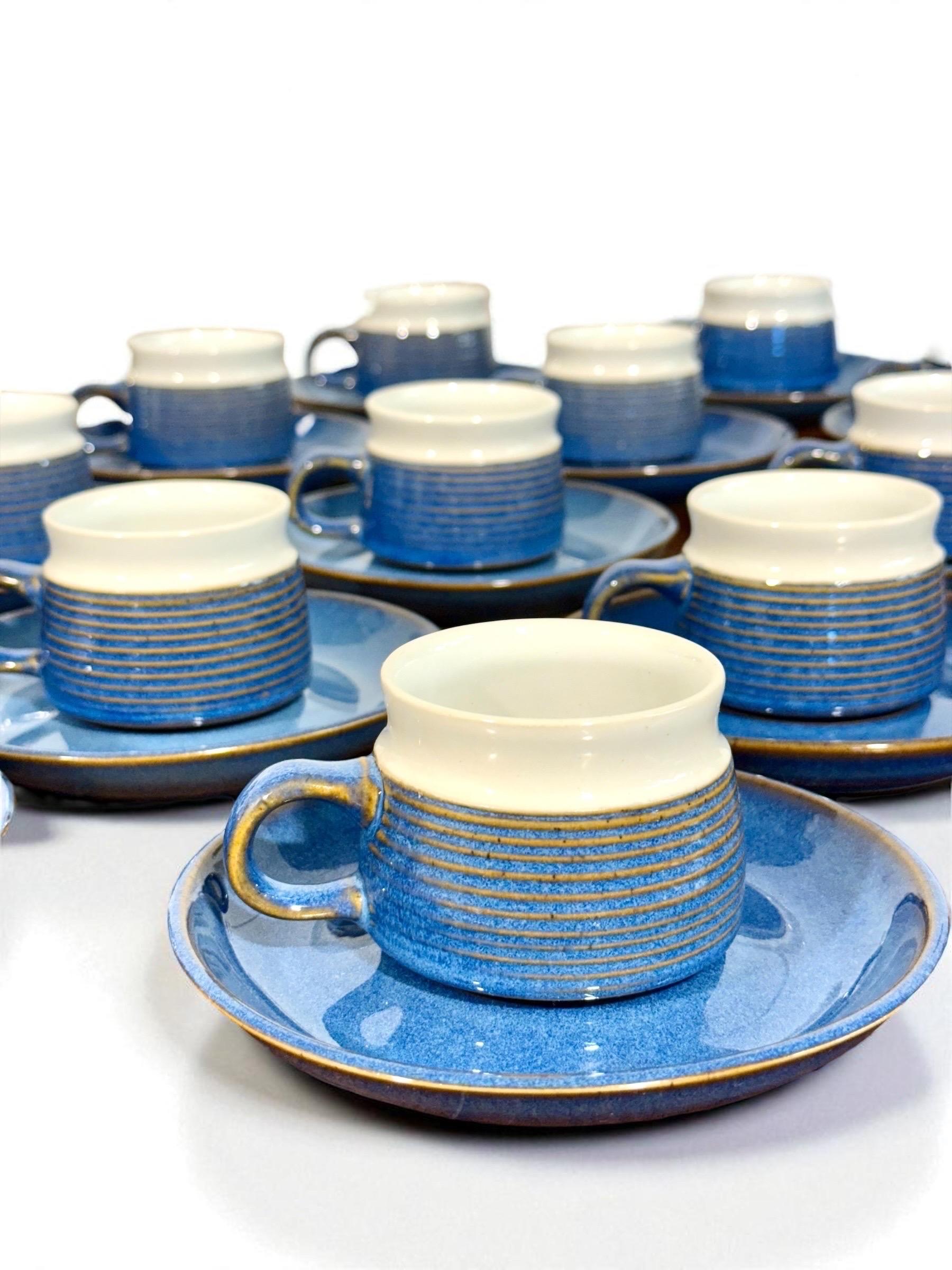 20ième siècle Denby England, service à café bleu et blanc, milieu du 20e siècle en vente