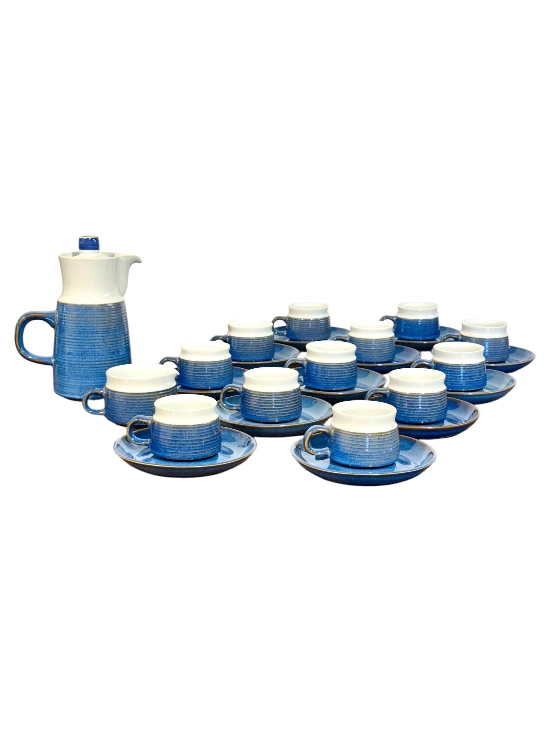 Denby England, service à café bleu et blanc, milieu du 20e siècle en vente 3