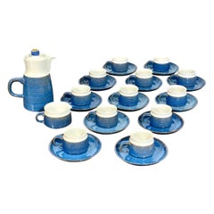 Denby England, service à café bleu et blanc, milieu du 20e siècle