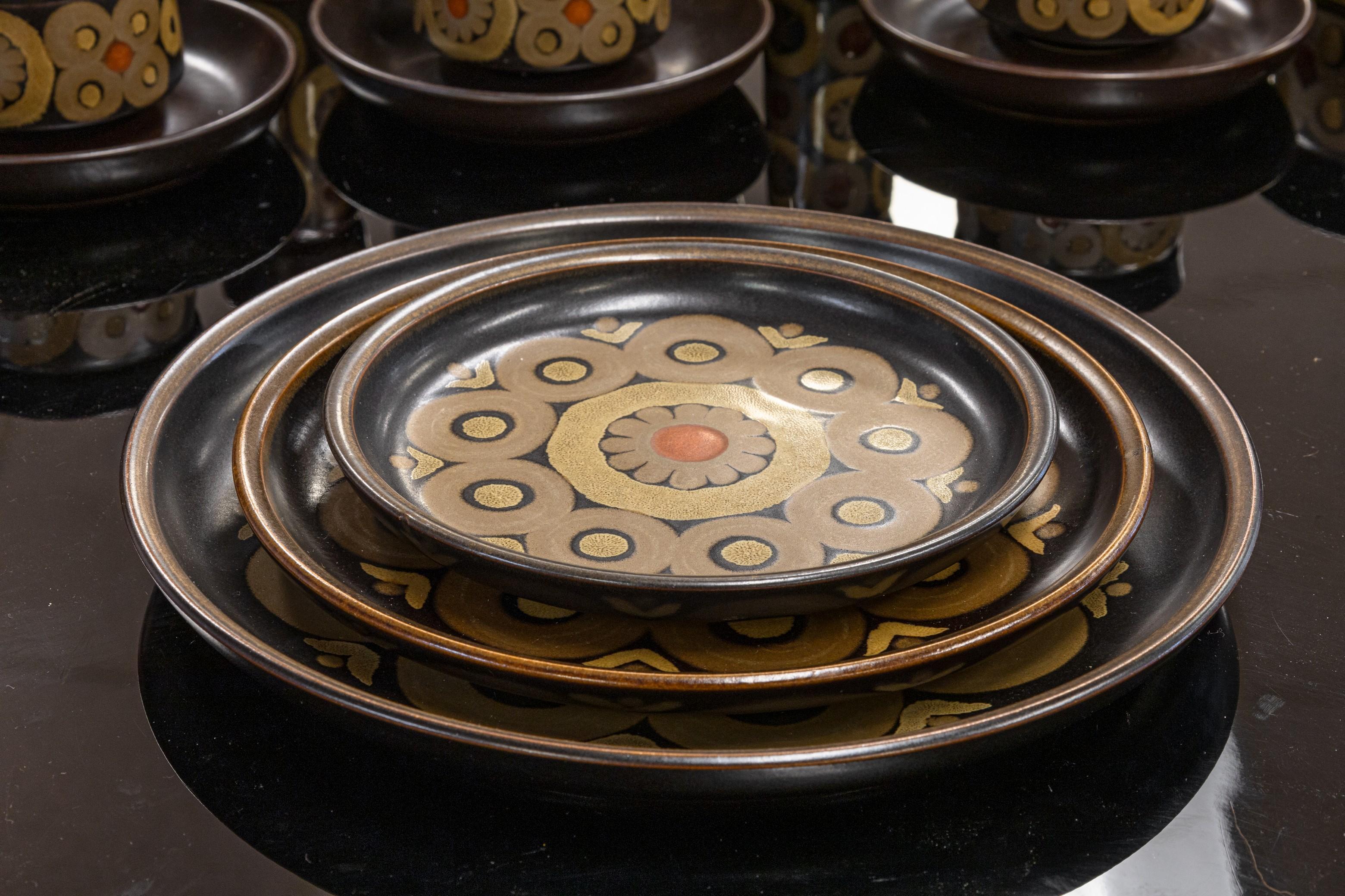 Denby Samarkand Mid Century Modern 32 Piece Brown Ceramic Dish and Serving Set 8