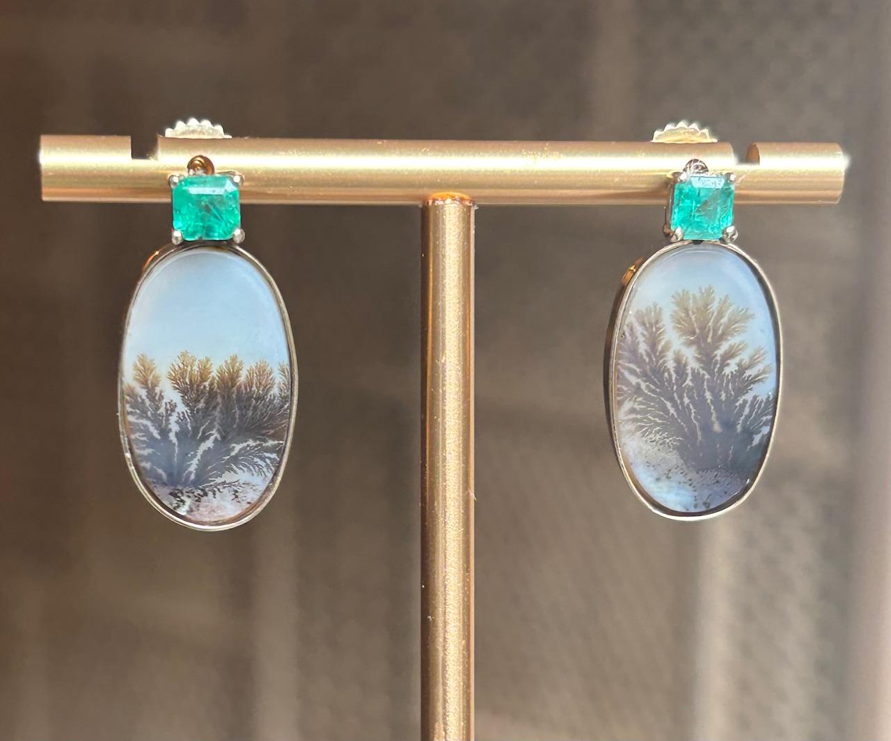 DENDRITIC AGATE Earrings with Emeralds and 14k Gold In New Condition For Sale In New York, NY