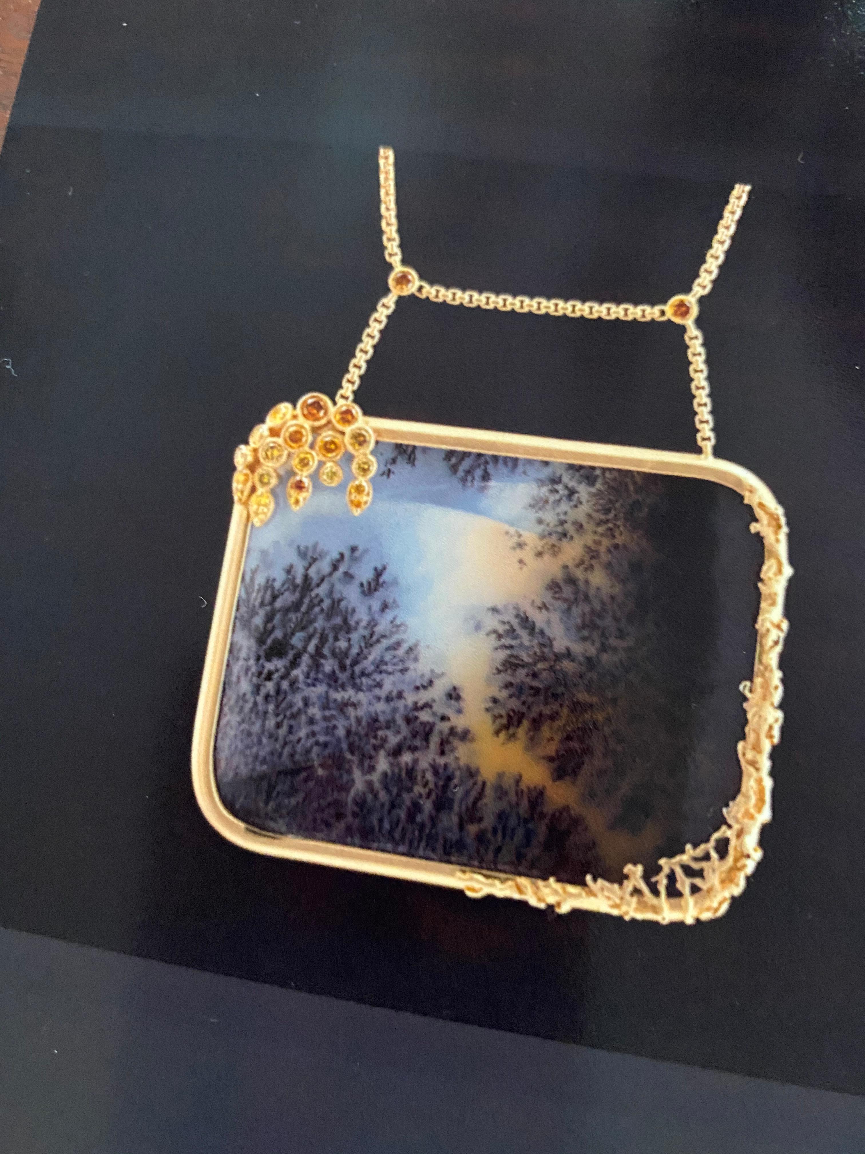 Dendritic Agate, Fancy Colored Canary Diamond and 18 Karat Gold Pendant Necklace In New Condition For Sale In New York, NY