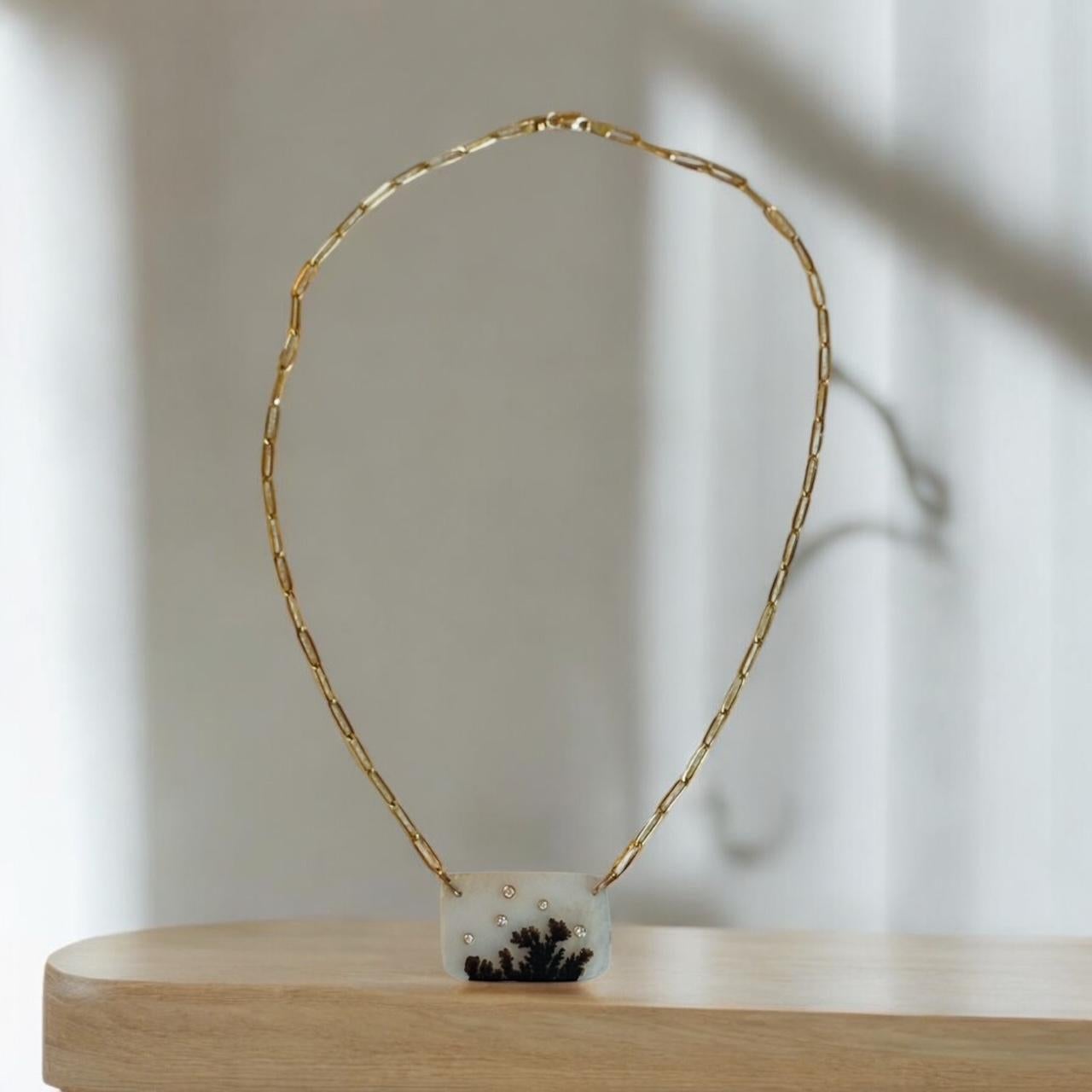 Collana di agata dendritica con diamanti su una catena di graffette in vendita 4