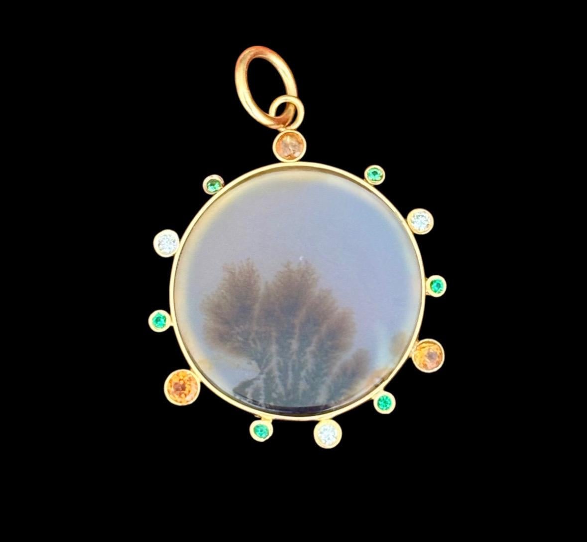 Taille mixte Pendentif en agate dendritique : Diamants, émeraudes, grenats mandarins et or 14k en vente