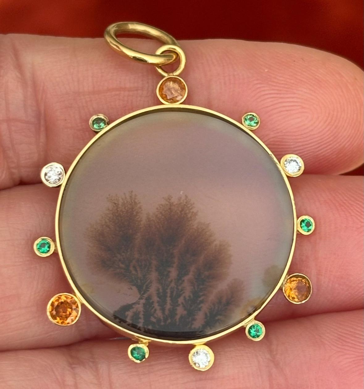 Pendentif en agate dendritique : Diamants, émeraudes, grenats mandarins et or 14k Unisexe en vente