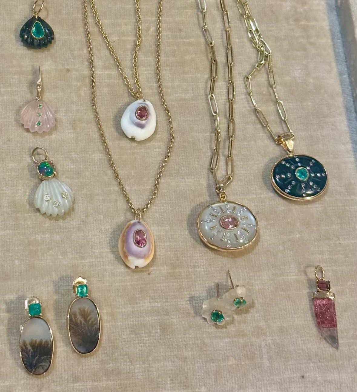 Pendentif en agate dendritique avec cinq diamants et or 14k en vente 3