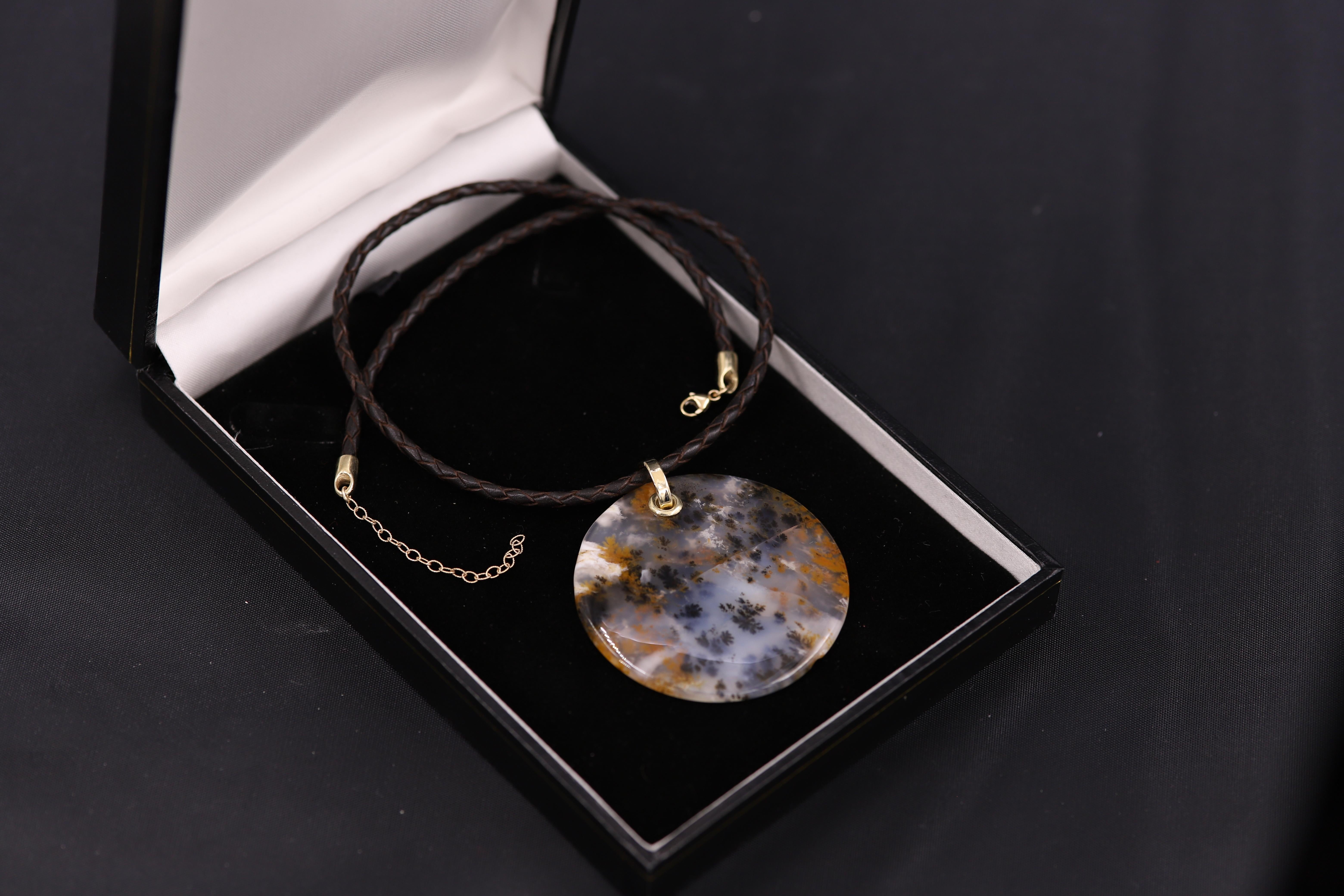 Dendritic Moss Agate Necklace Round Natural Stone 14 Karat Yellow Gold & Leather In New Condition For Sale In Brooklyn, NY