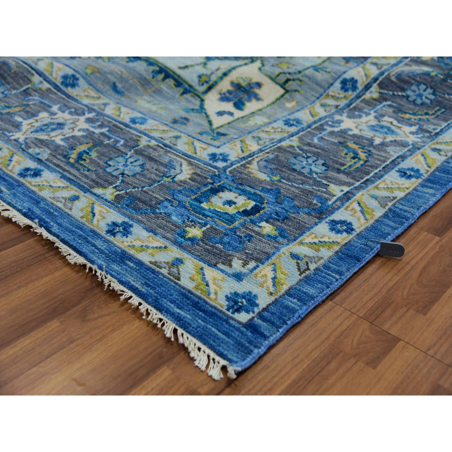 Tapis Heriz en denim bleu « Soft to the Touch » 100 % laine nouée à la main 9'2