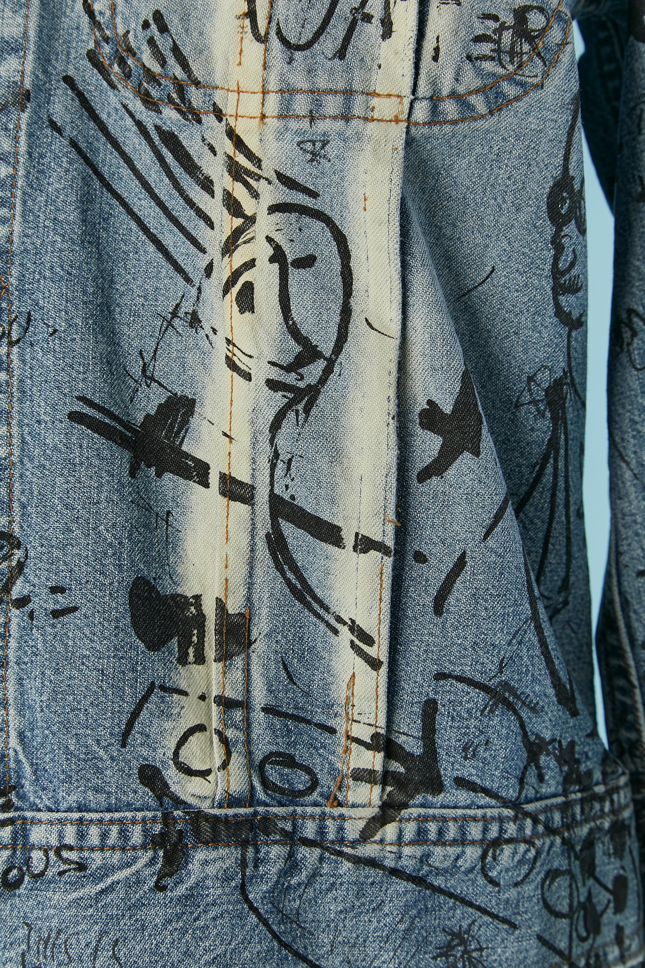 Giacca in denim con motivo graffiti D&G by DOLCE & GABBANA in vendita 1